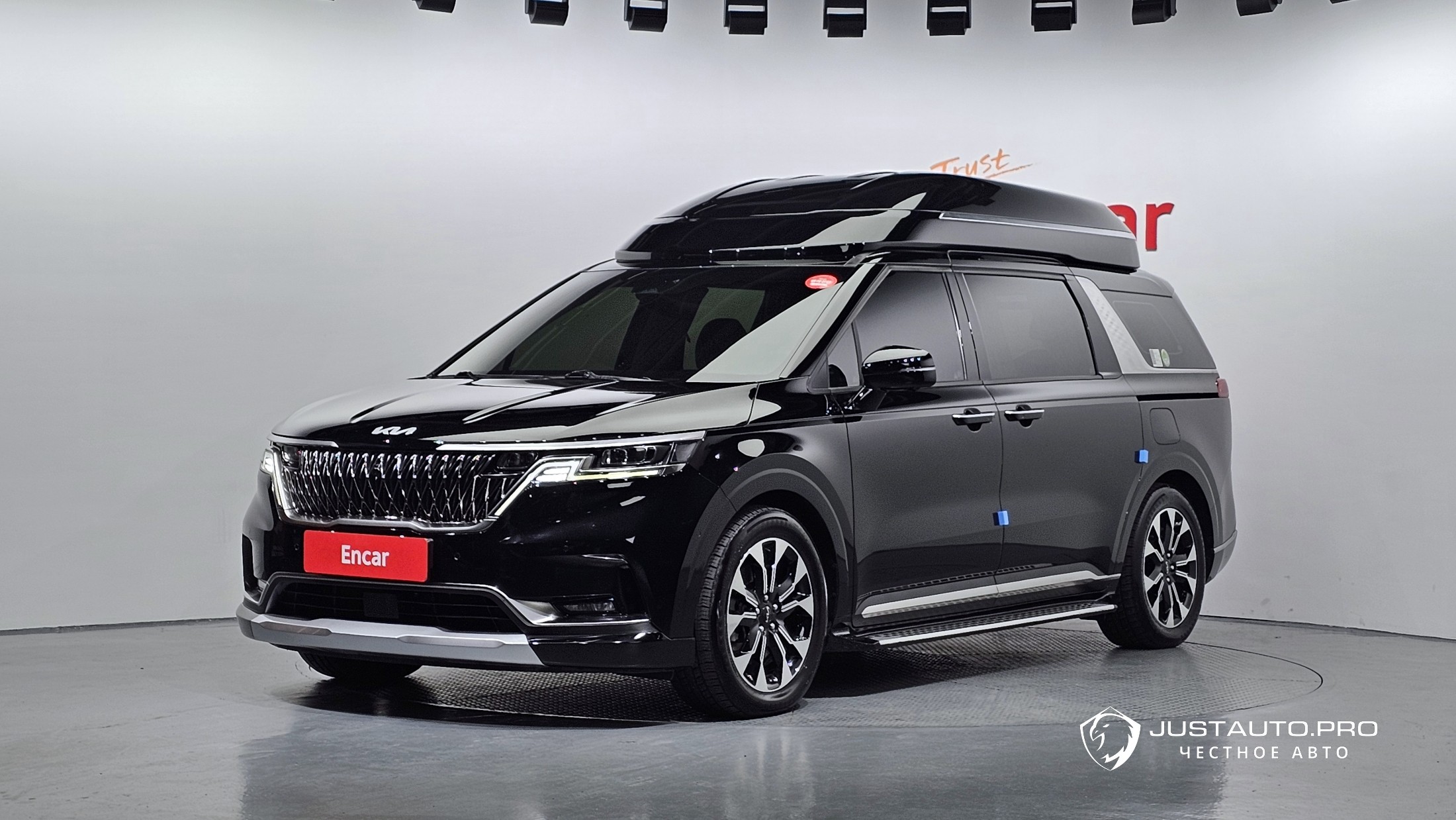 Автомобиль Kia Canival