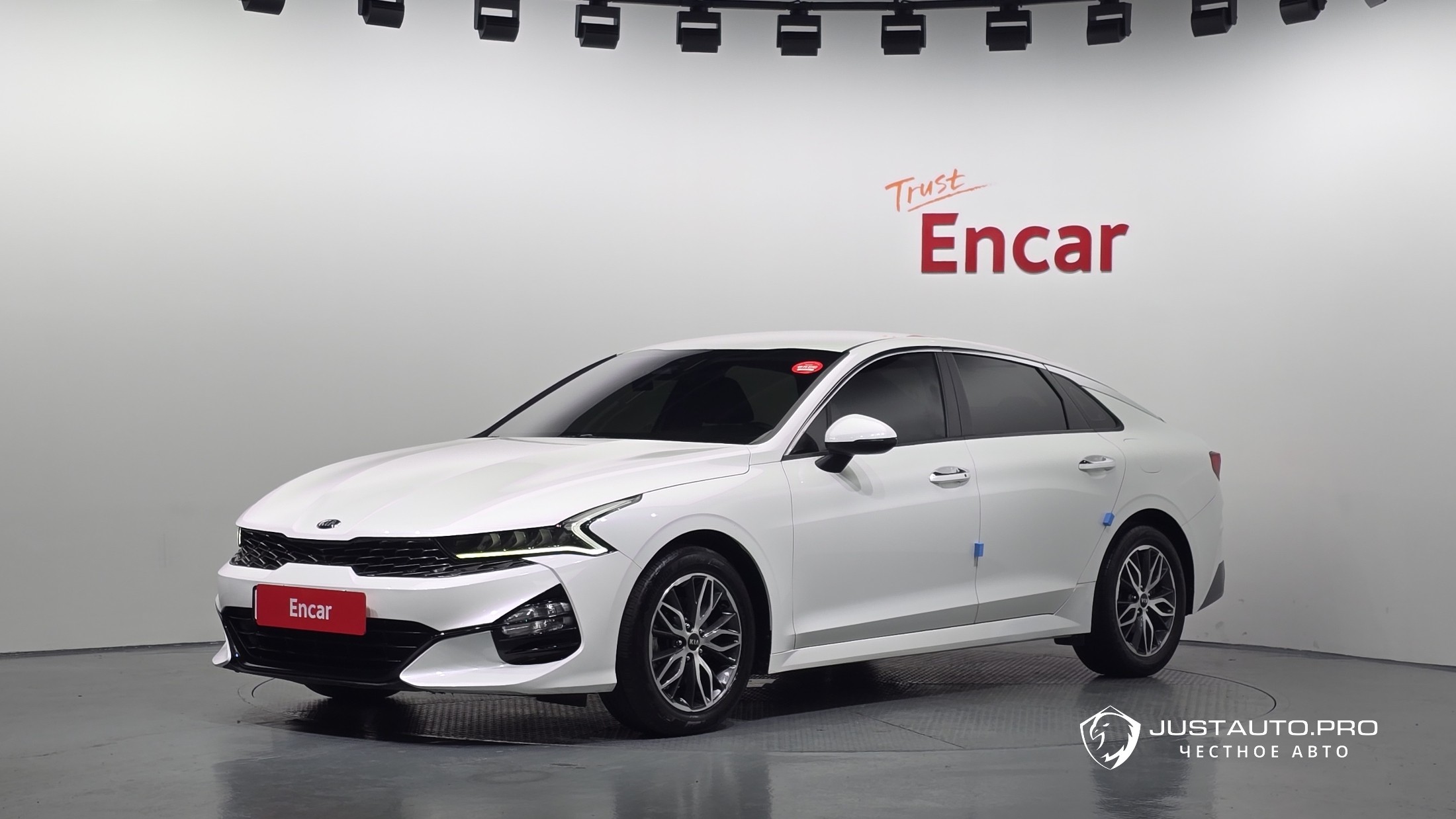 Автомобиль Kia K5