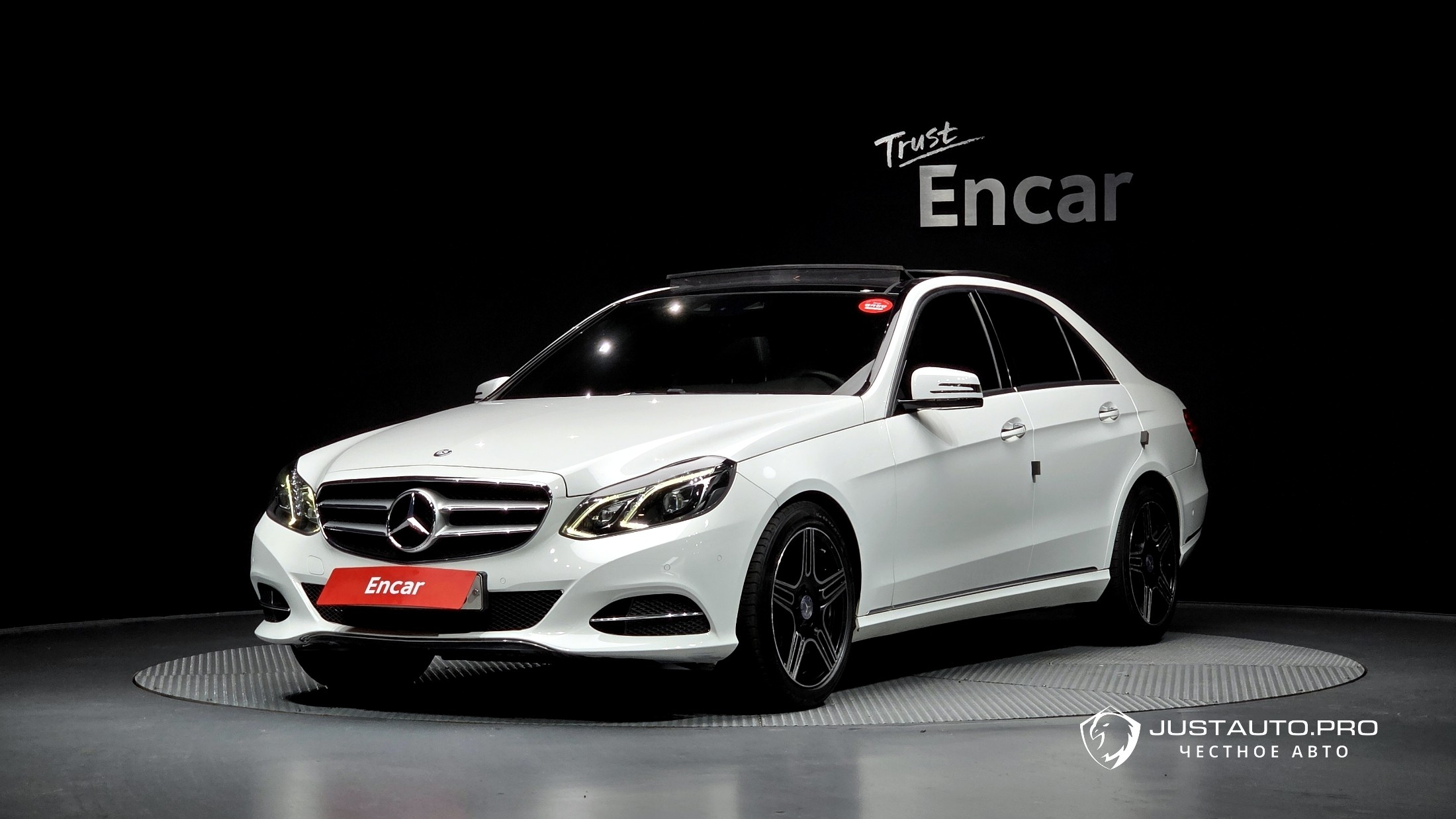 Автомобиль Mercedes-Benz E-Class