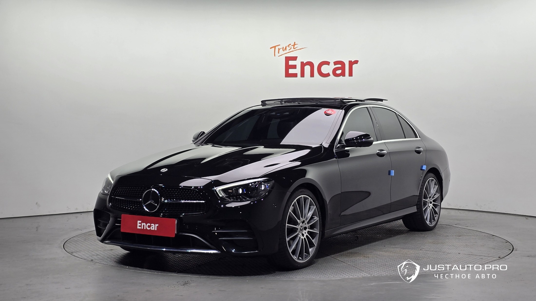 Автомобиль Mercedes-Benz E-Class