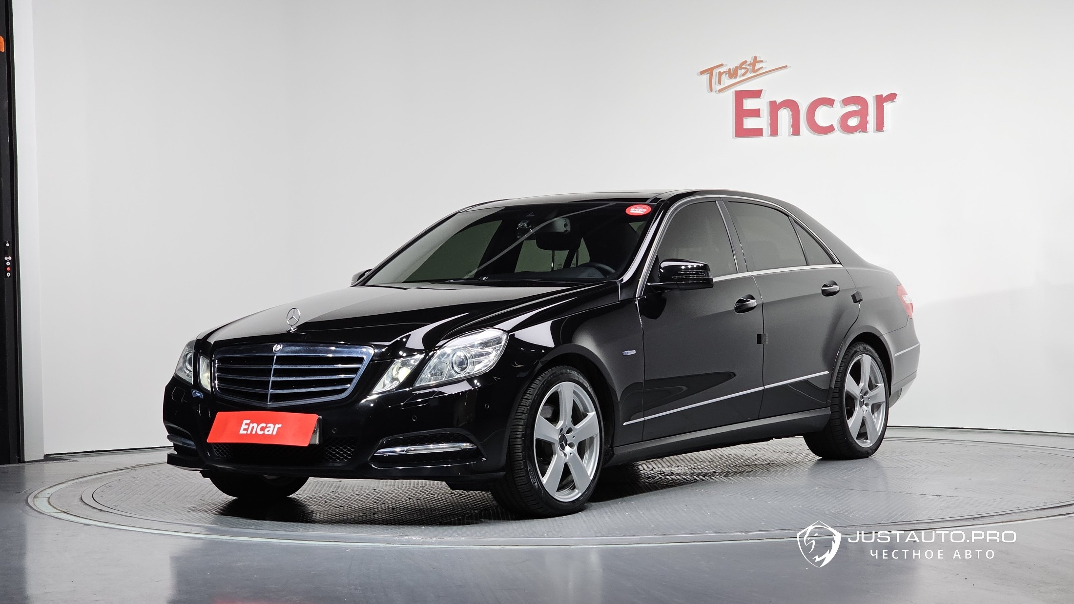 Автомобиль Mercedes-Benz E-Class