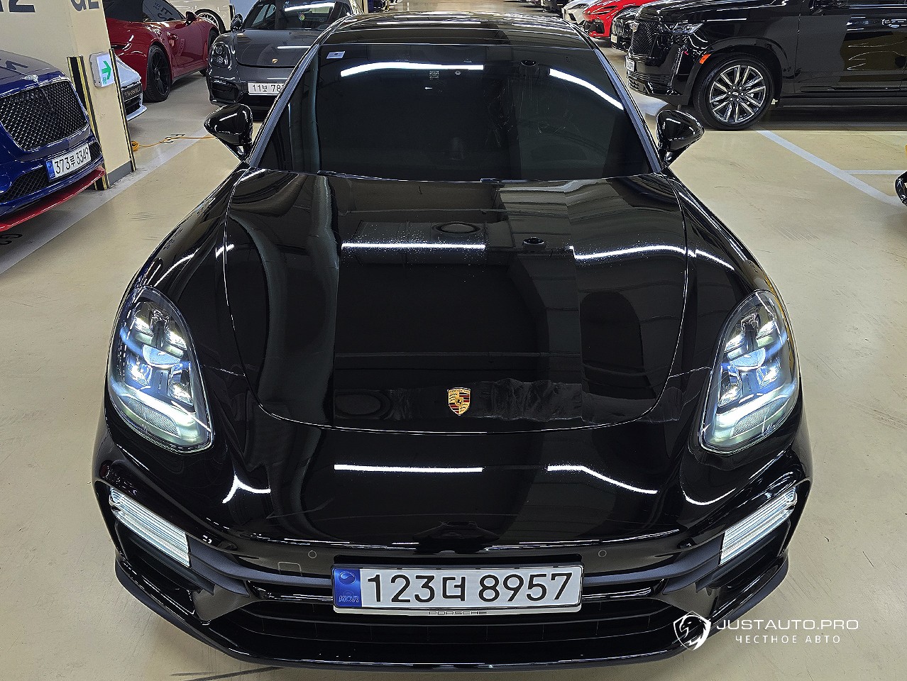 Автомобиль Porsche Panamera