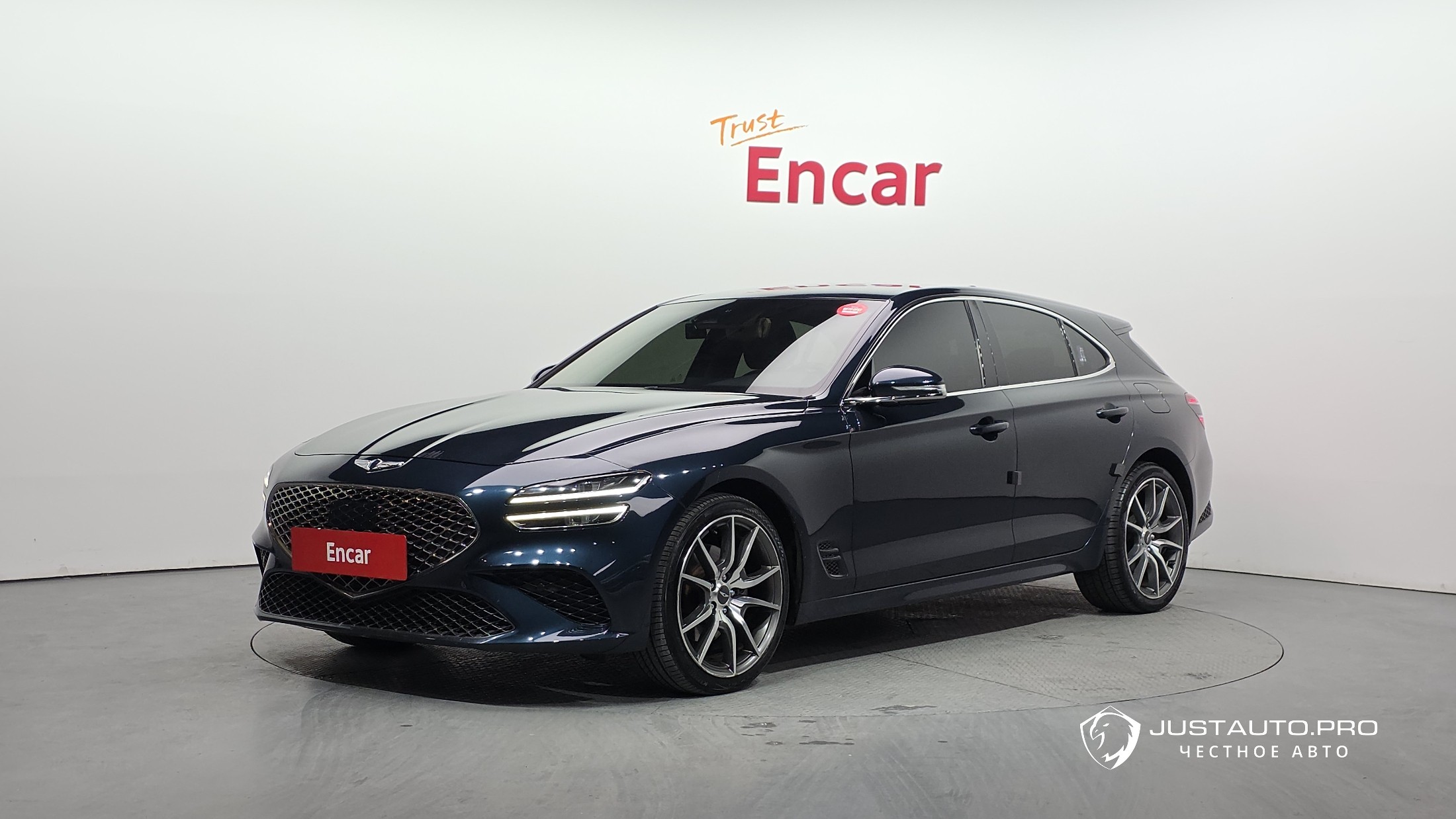 Автомобиль Genesis G70