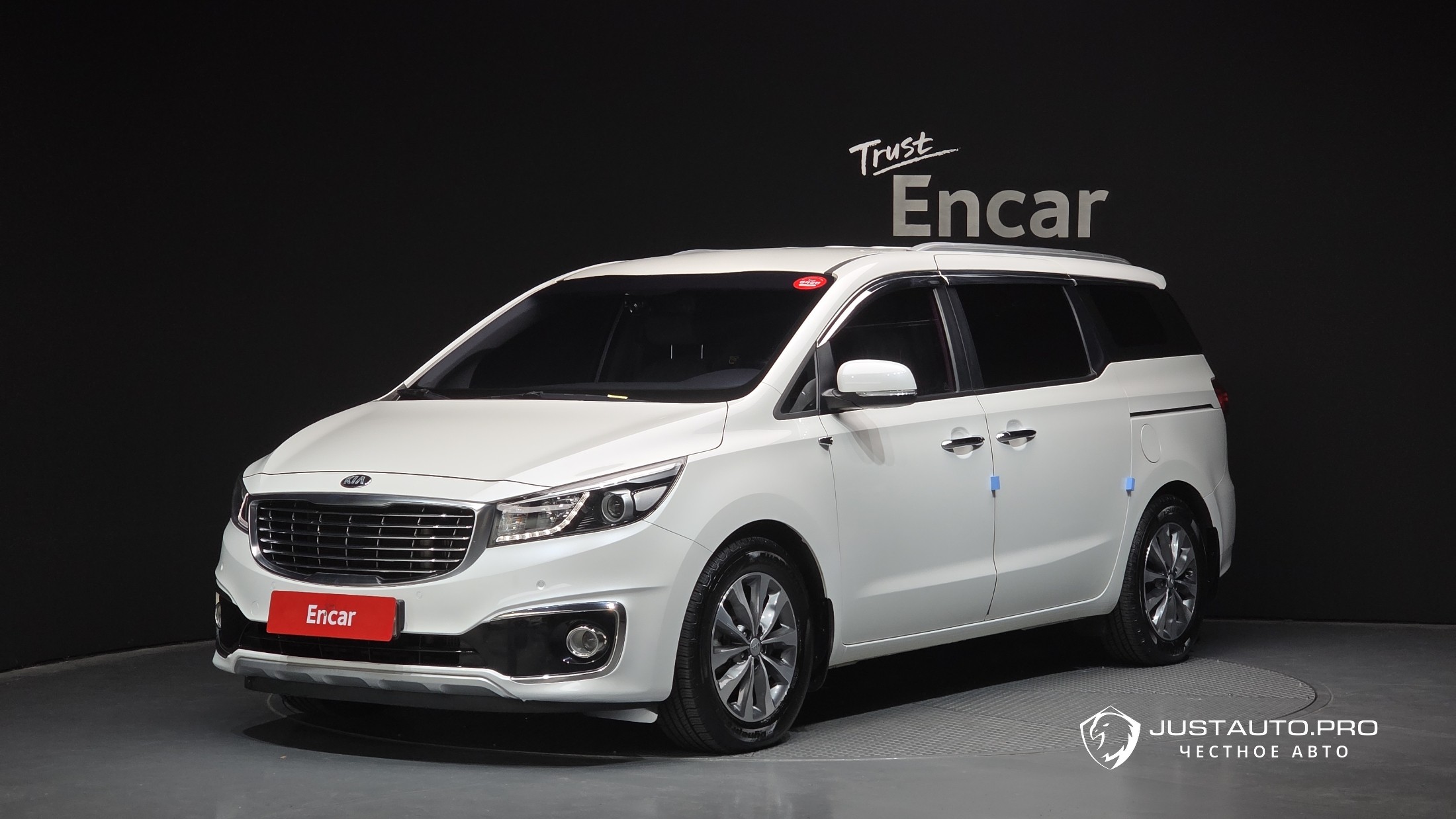 Автомобиль Kia Canival