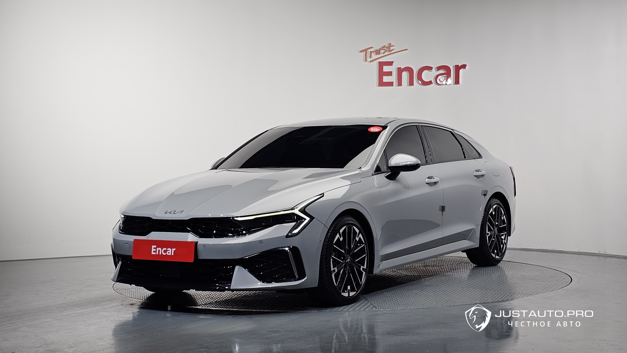 Автомобиль Kia K5