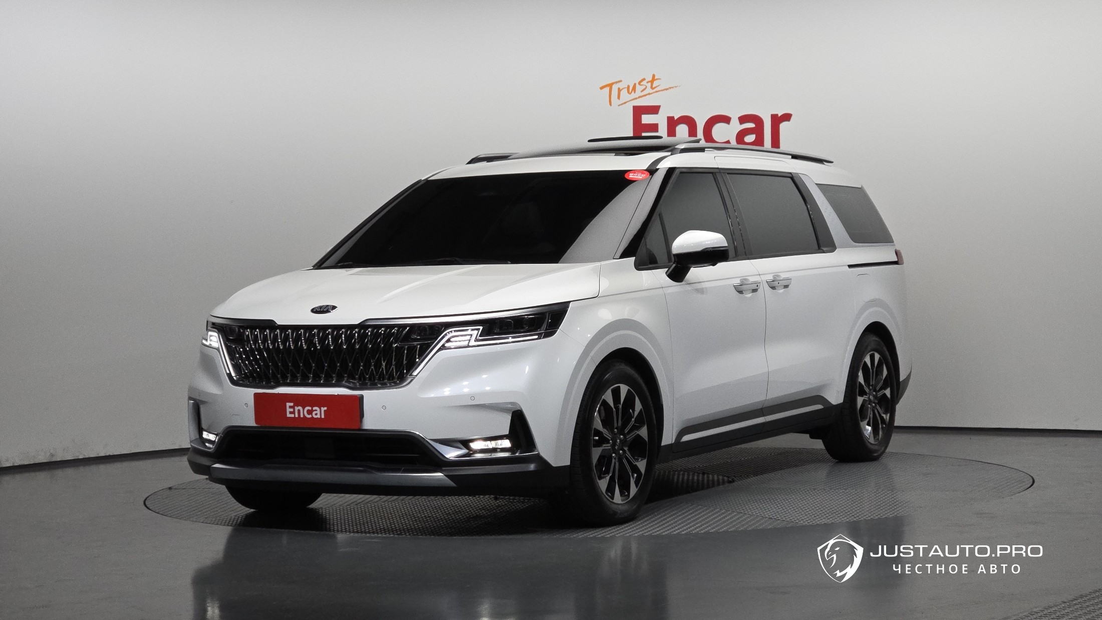 Автомобиль Kia Canival
