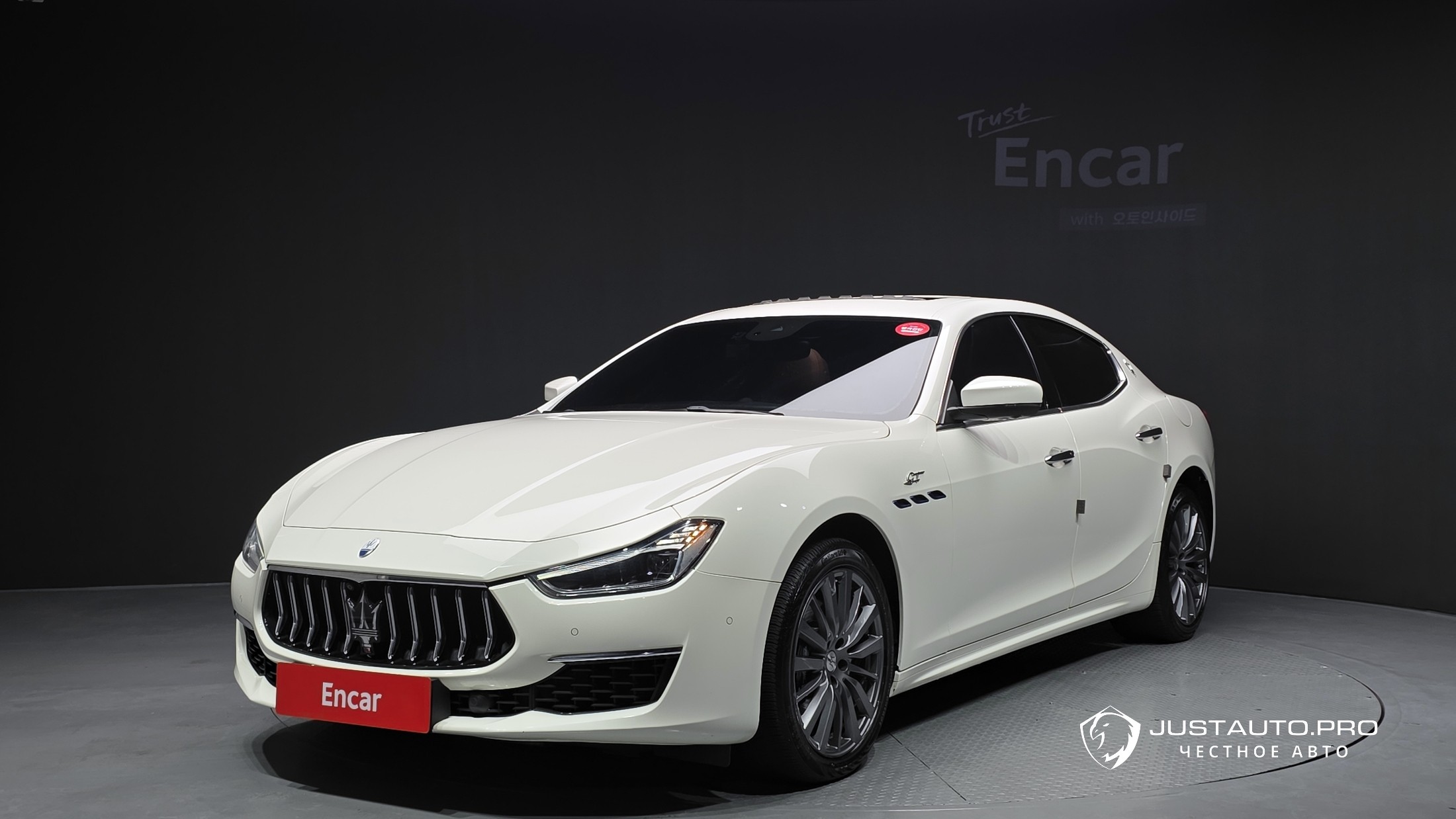 Автомобиль Maserati Ghibli