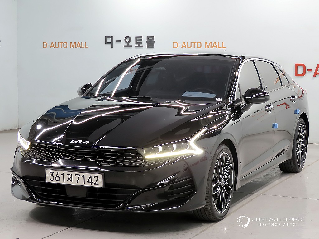 Автомобиль Kia K5