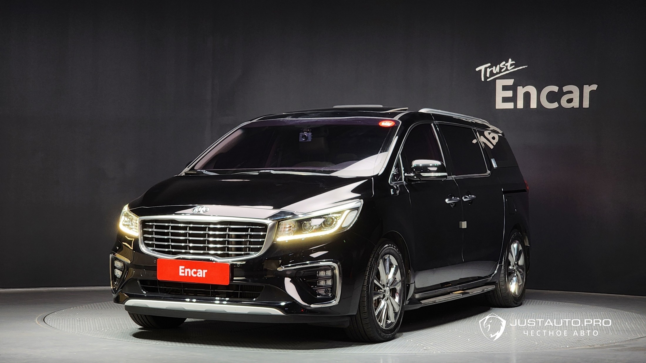 Автомобиль Kia Canival