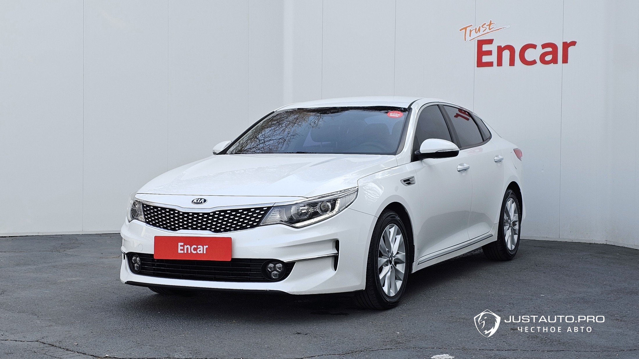 Автомобиль Kia K5