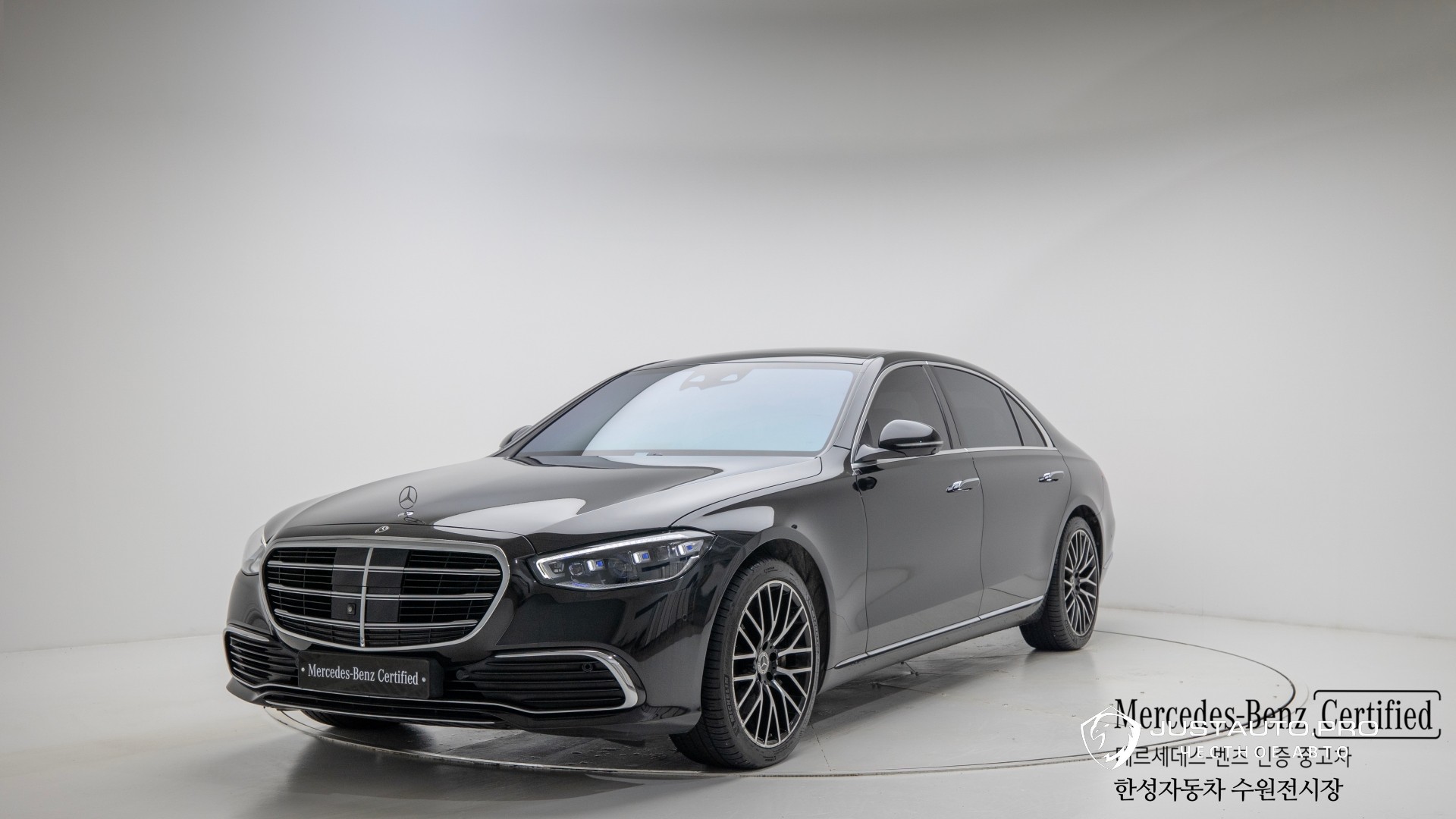 Автомобиль Mercedes-Benz S-Class