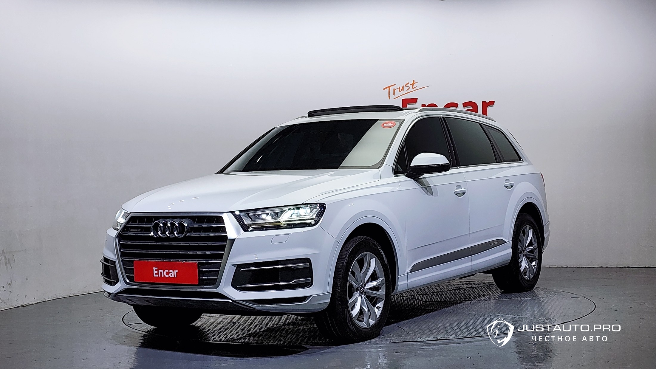 Автомобиль Audi Q7