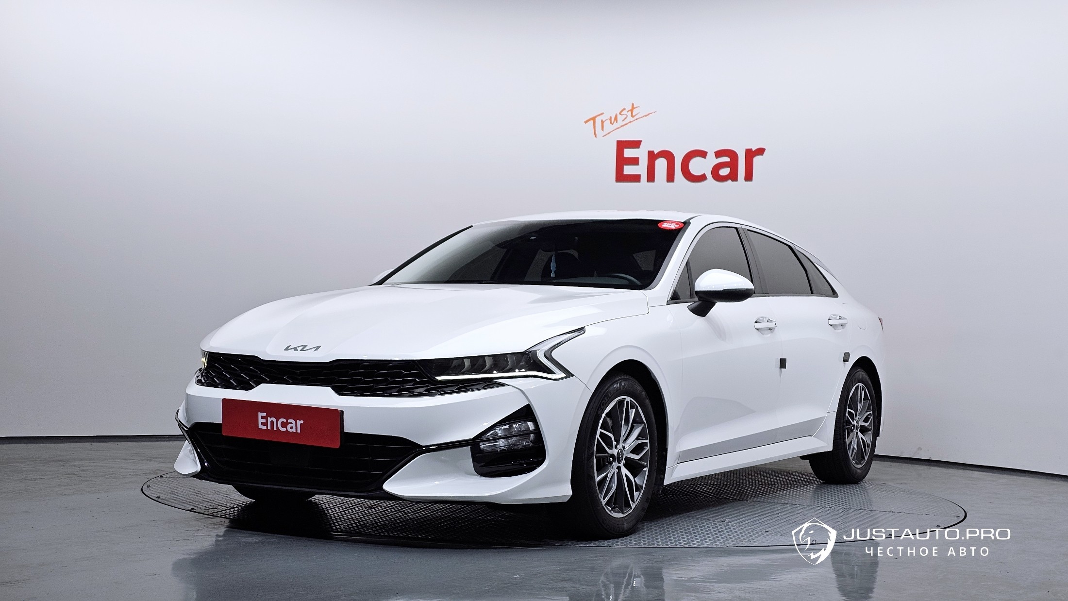 Автомобиль Kia K5