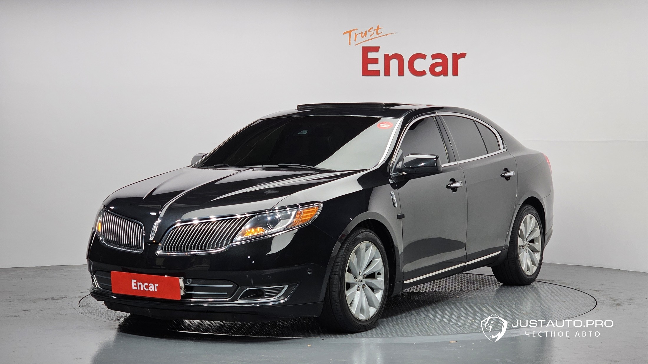 Автомобиль Lincoln MKS