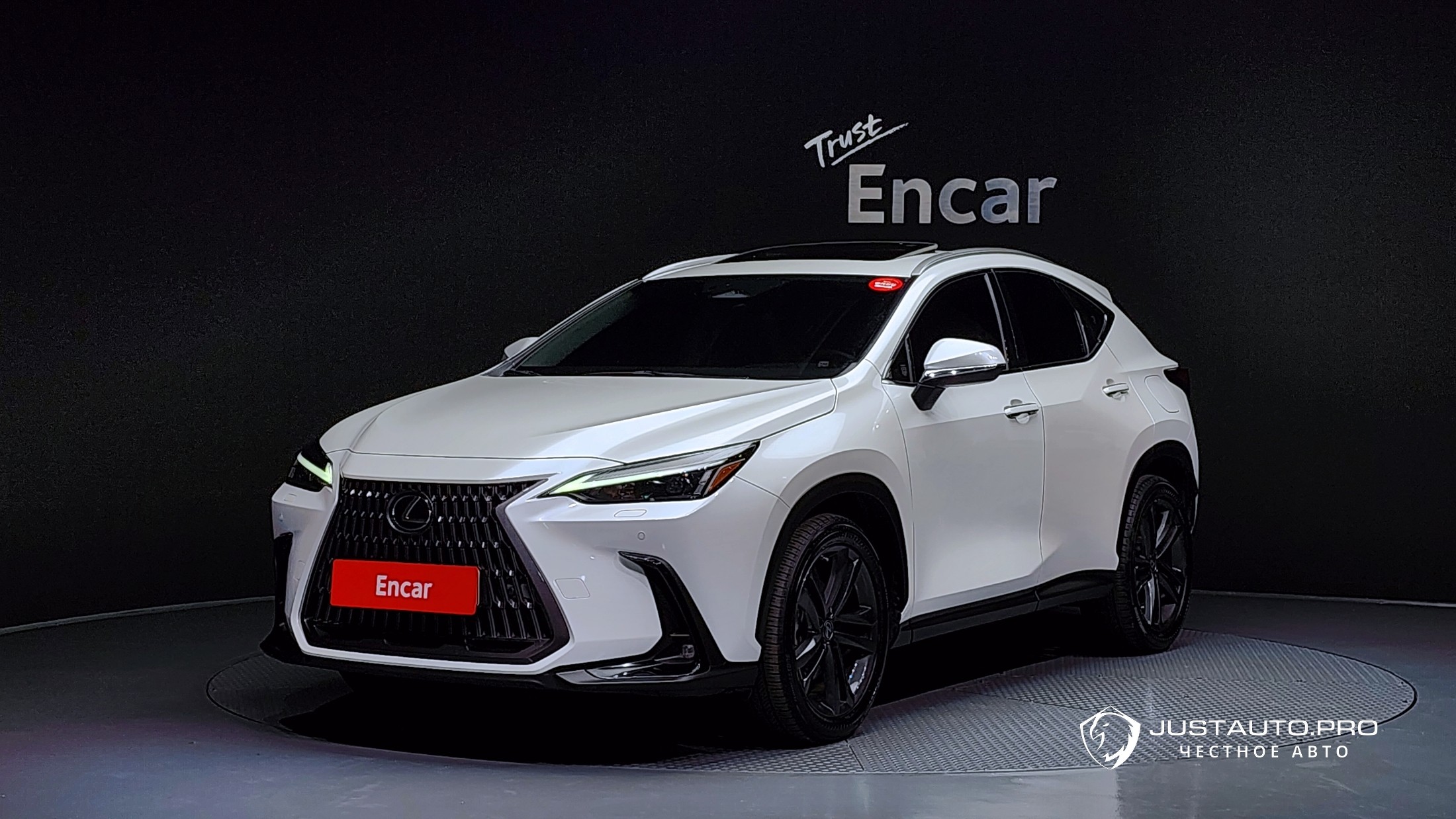 Автомобиль Lexus NX
