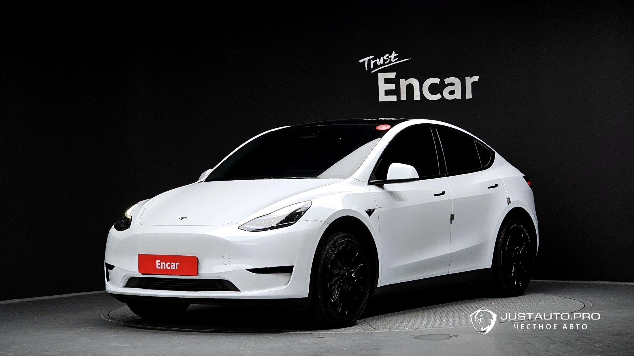 Автомобиль Tesla Model Y