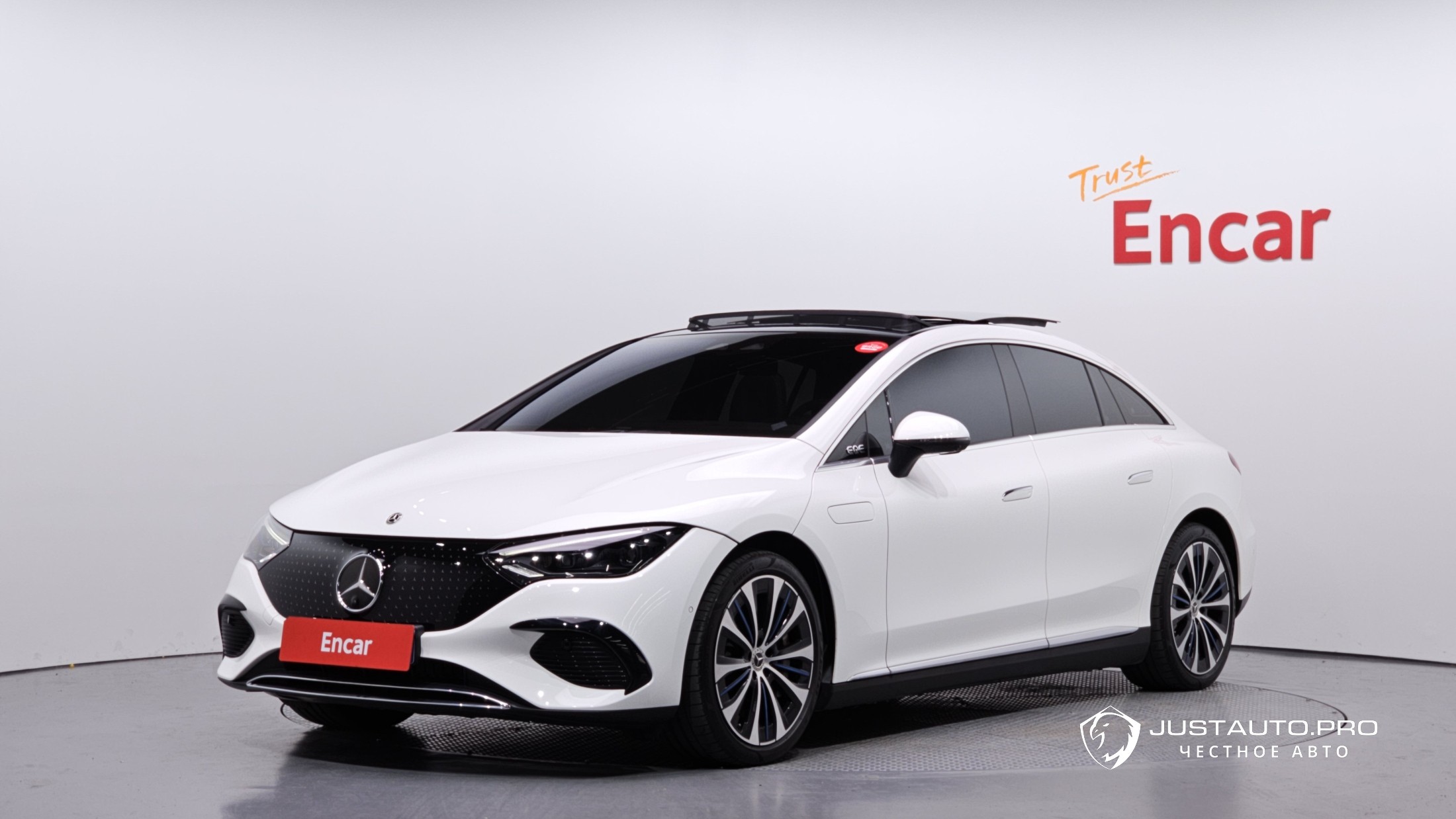 Автомобиль Mercedes-Benz EQE
