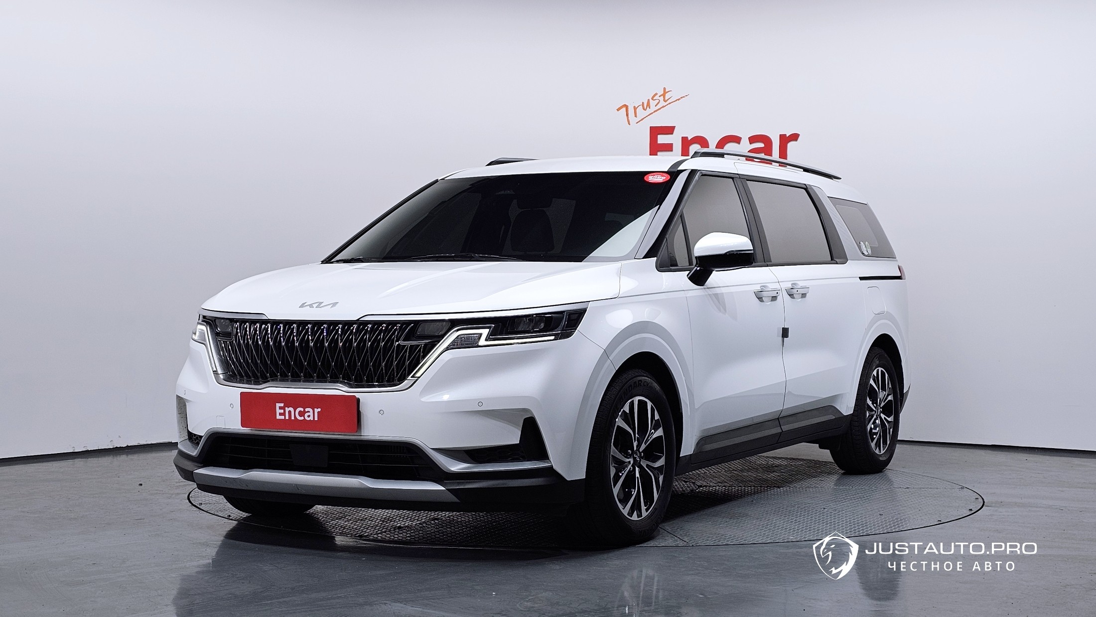 Автомобиль Kia Canival