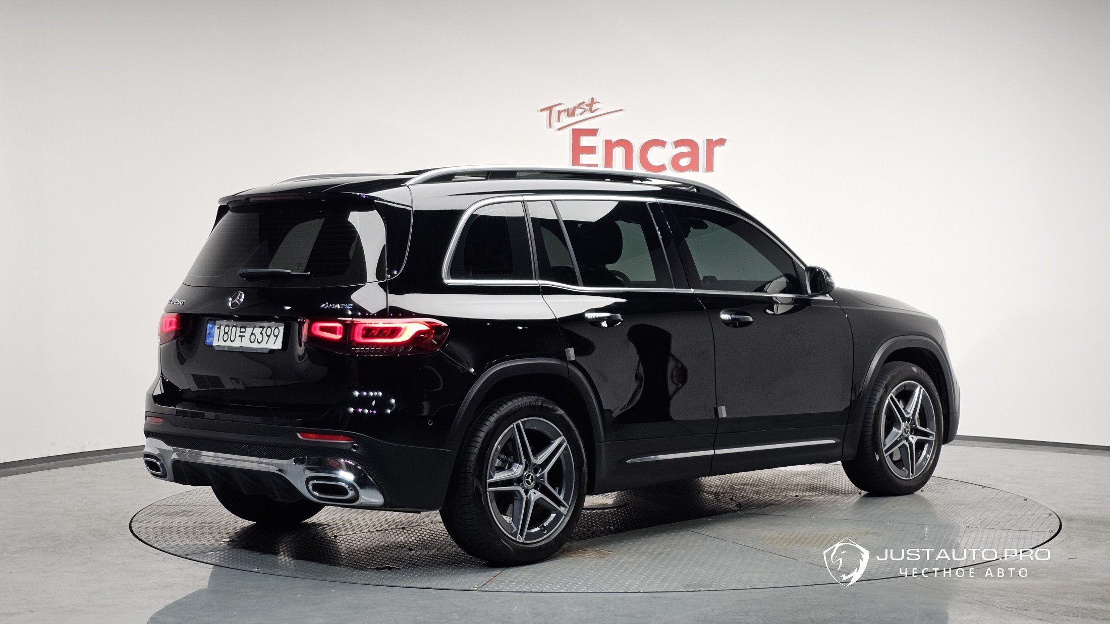 Автомобиль Mercedes-Benz GLB-Class