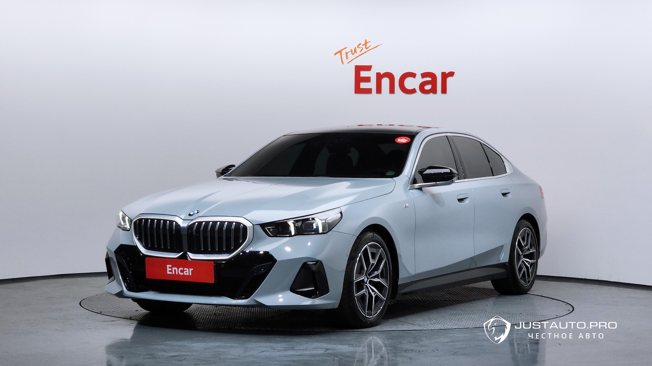 Автомобиль BMW 5-Series