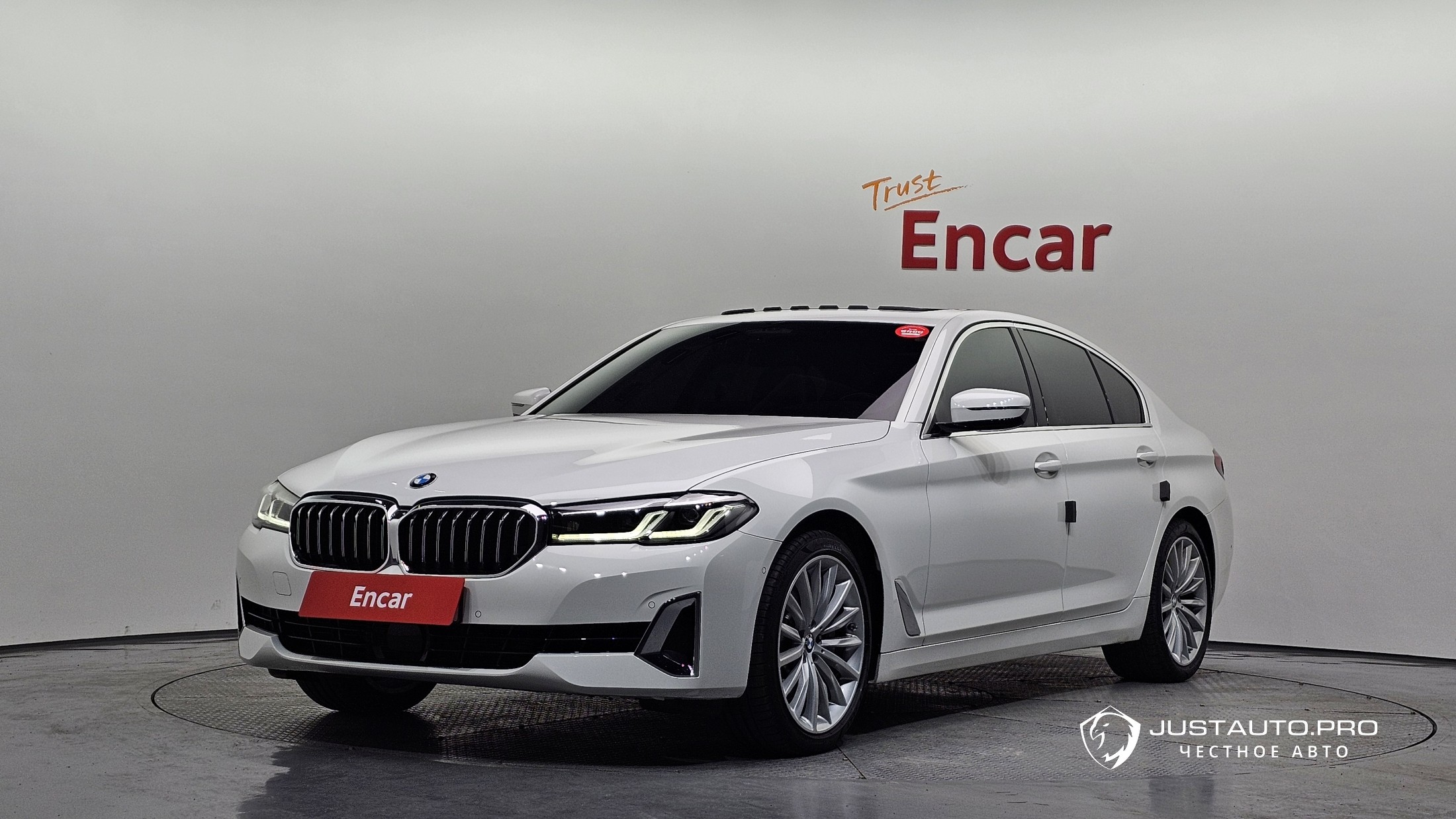 Автомобиль BMW 5-Series