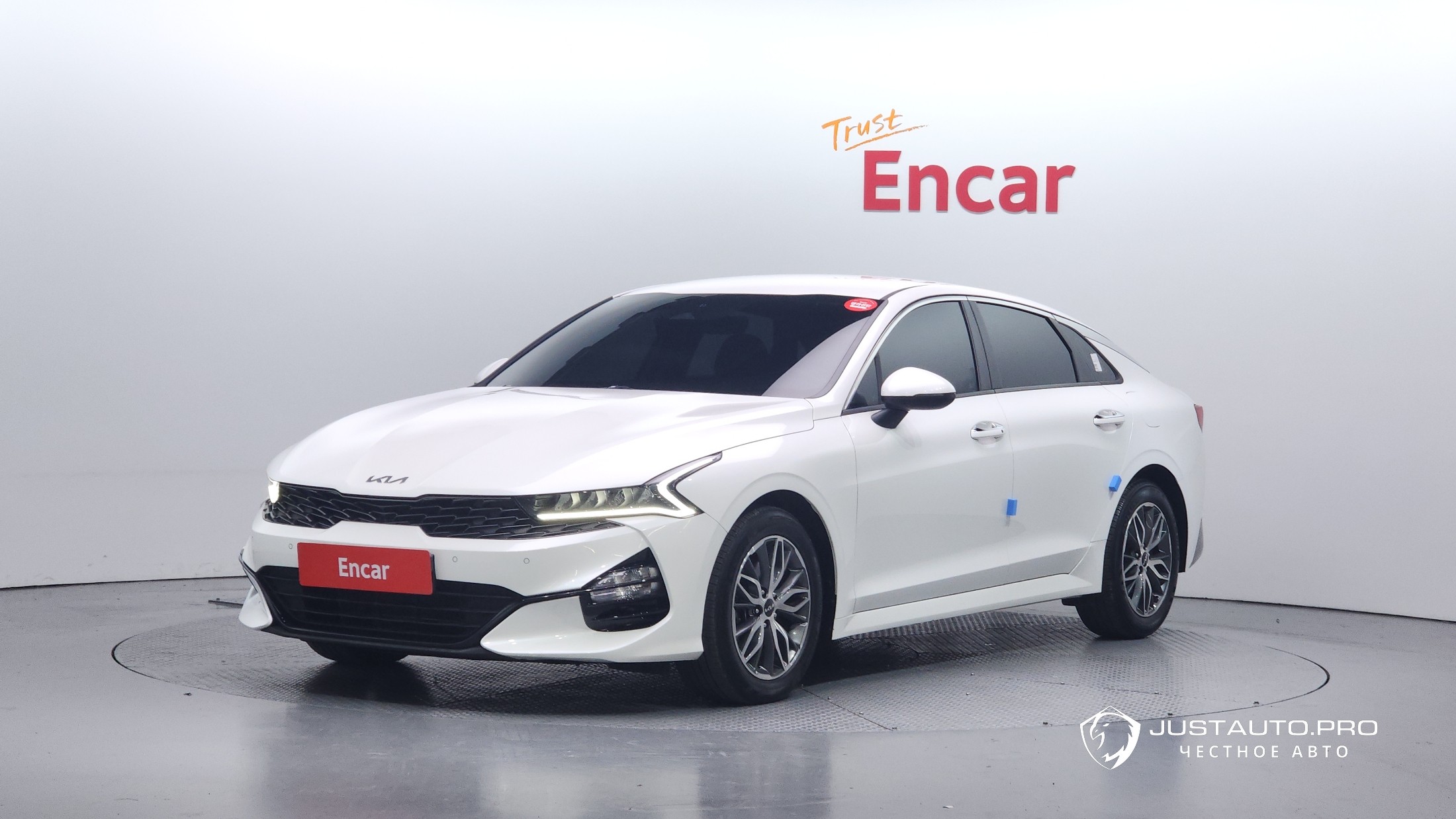 Автомобиль Kia K5