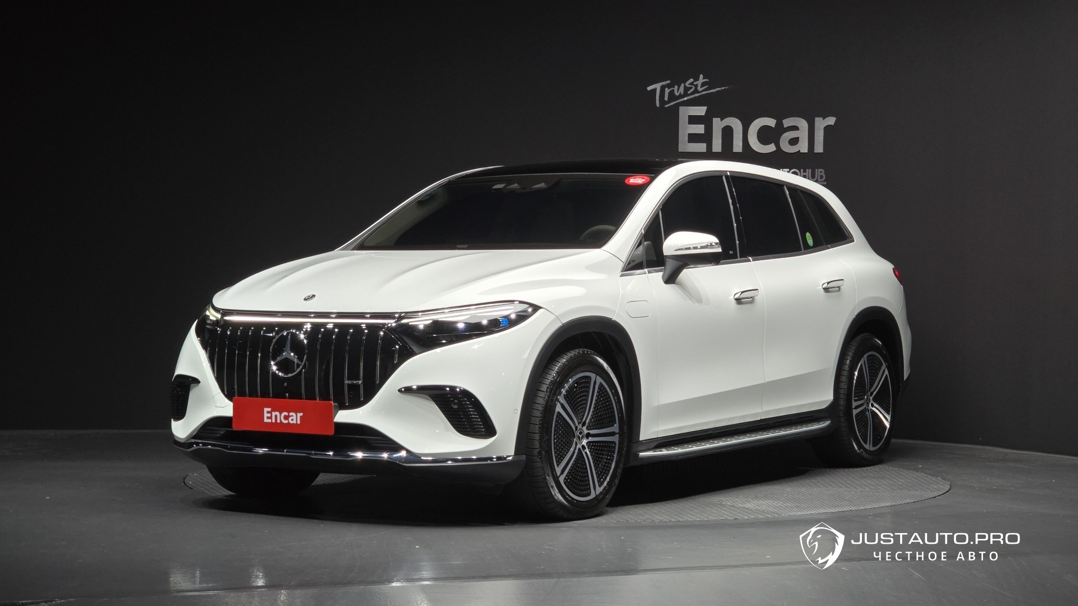 Автомобиль Mercedes-Benz EQS