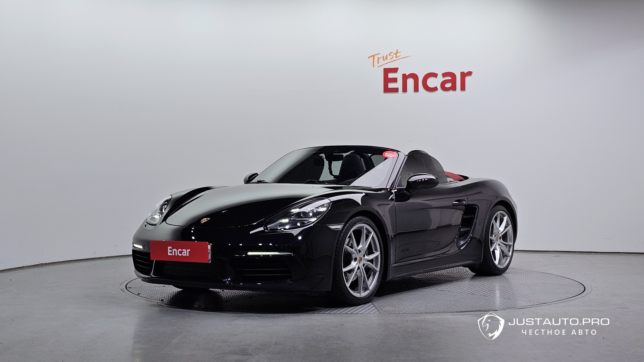 Автомобиль Porsche 718