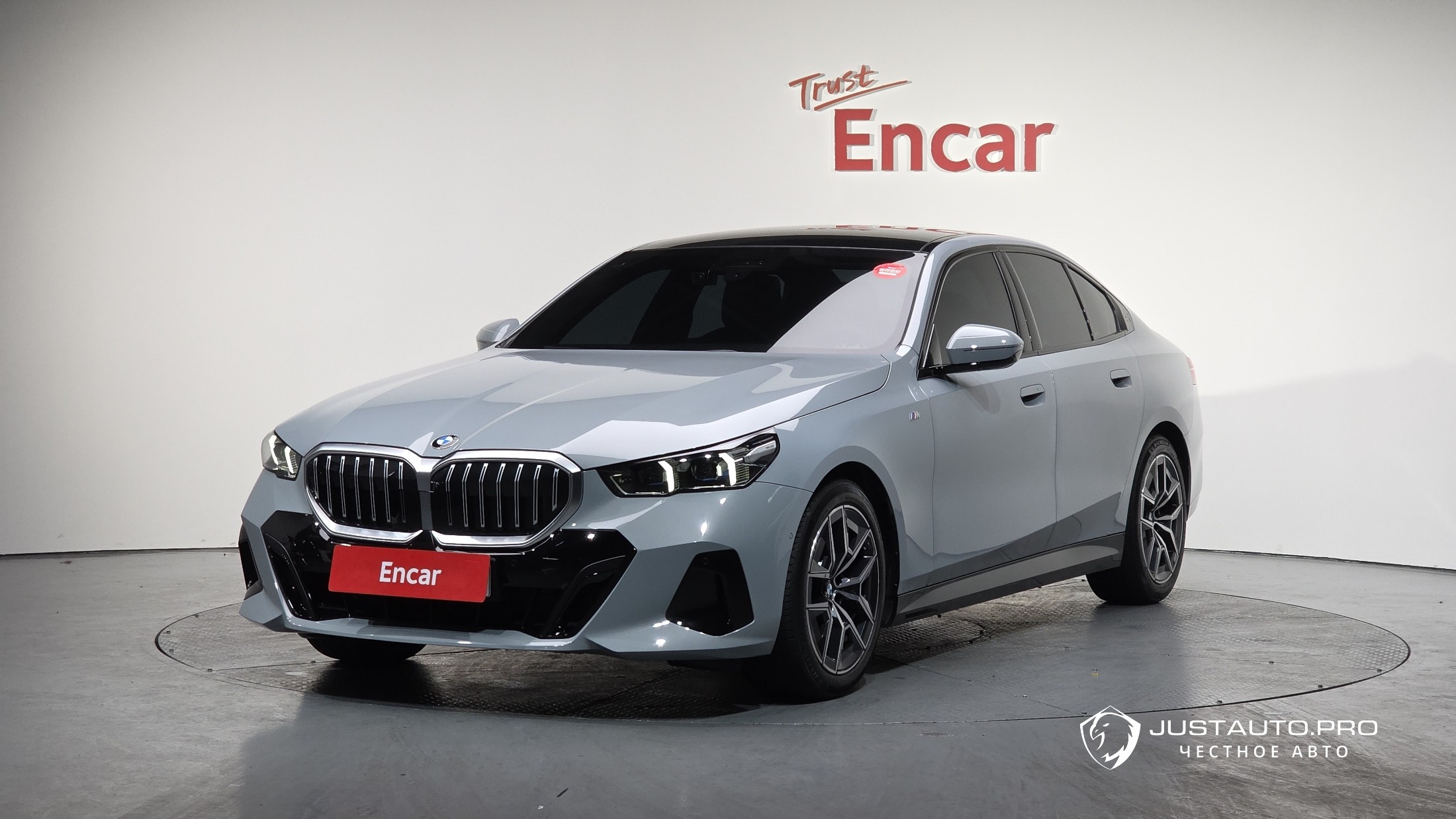 Автомобиль BMW 5-Series