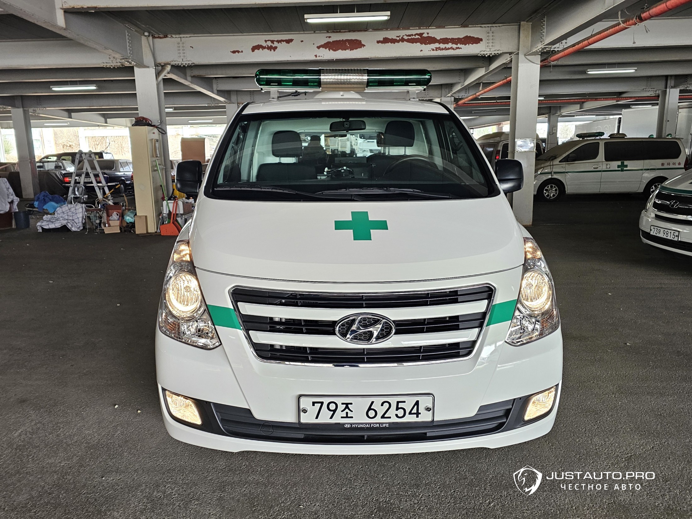 Автомобиль Hyundai Starex