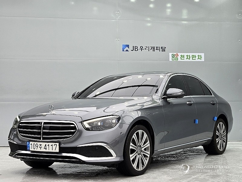 Автомобиль Mercedes-Benz E-Class