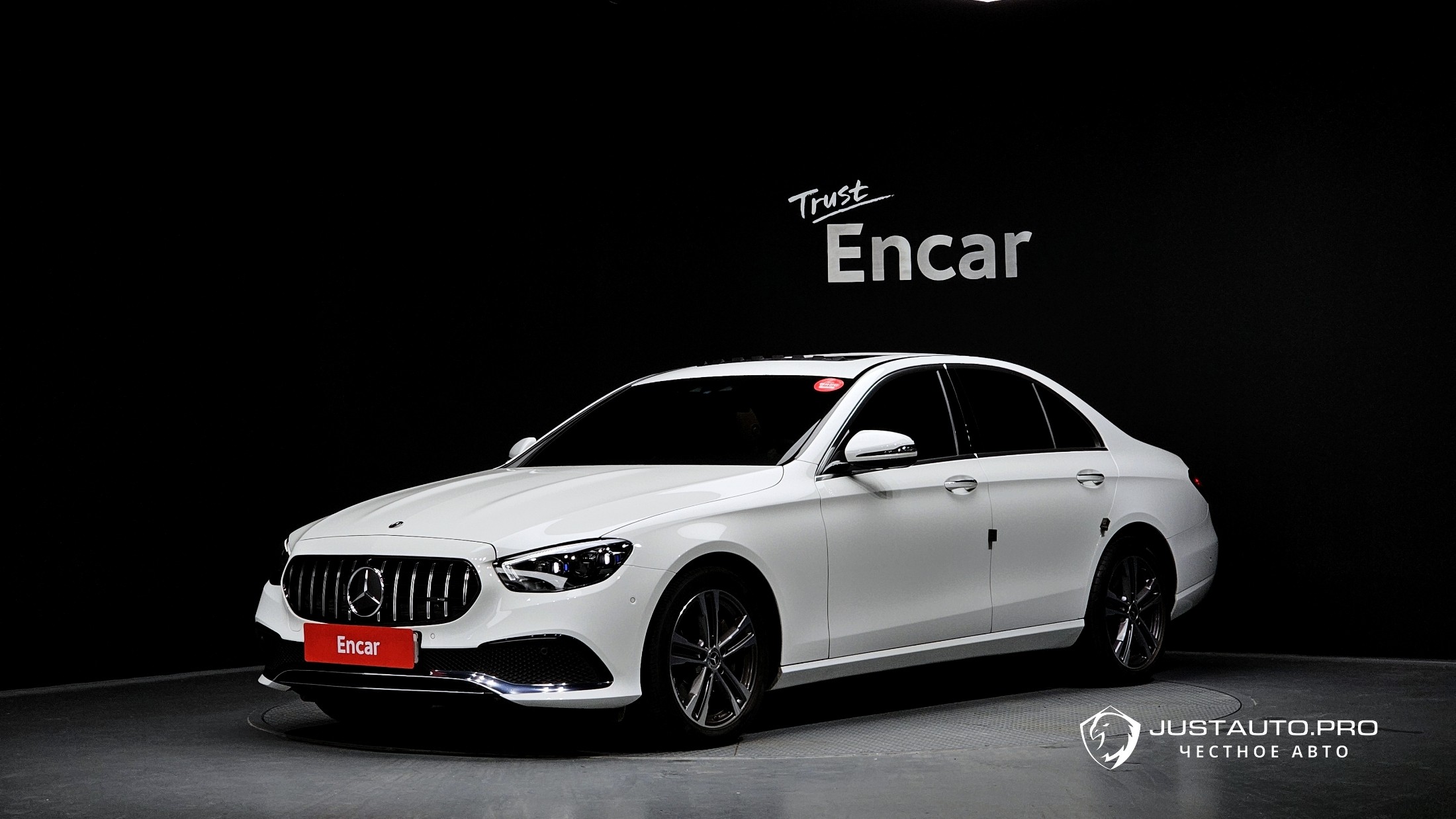 Автомобиль Mercedes-Benz E-Class