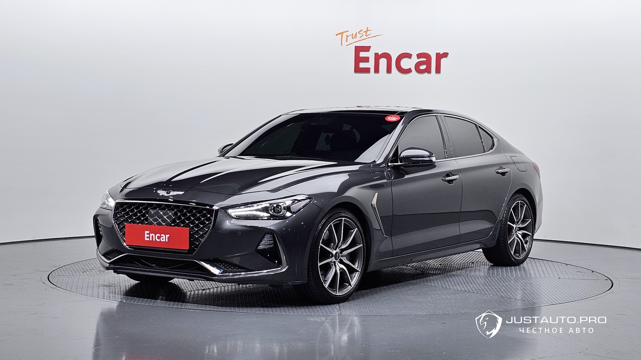 Автомобиль Genesis G70