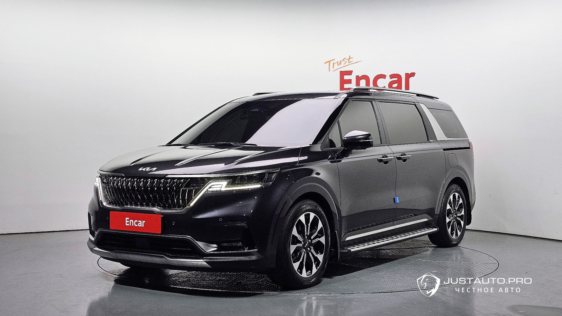 Автомобиль Kia Canival