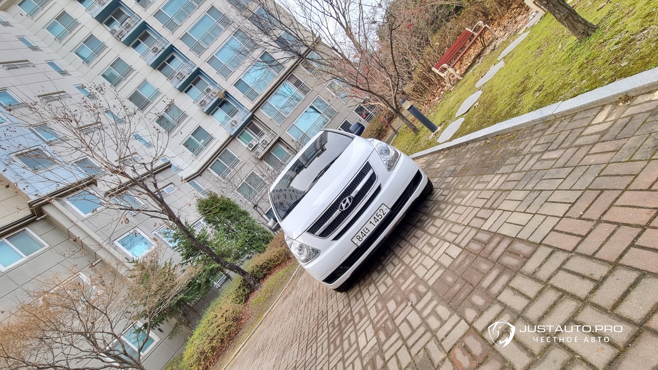Автомобиль Hyundai Starex