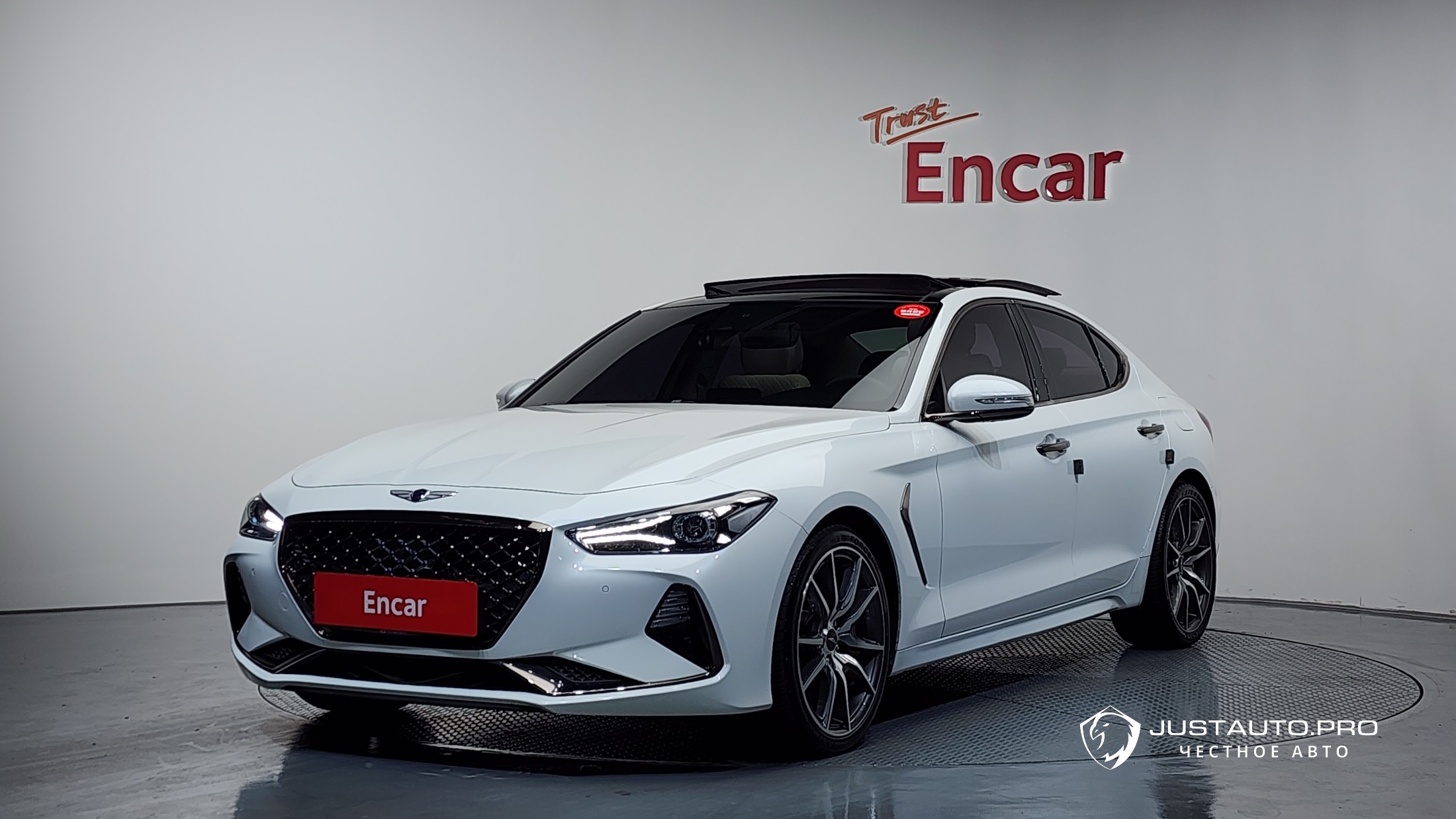 Автомобиль Genesis G70