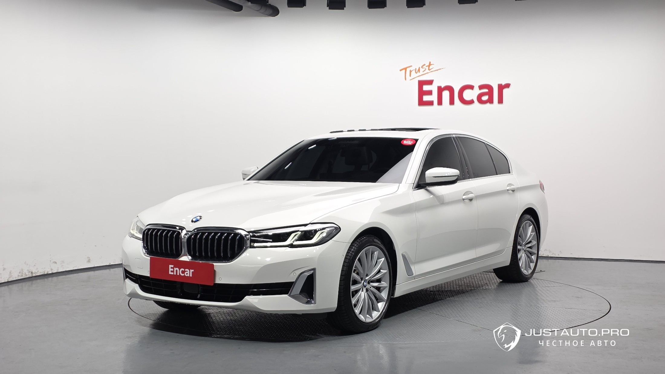 Автомобиль BMW 5-Series