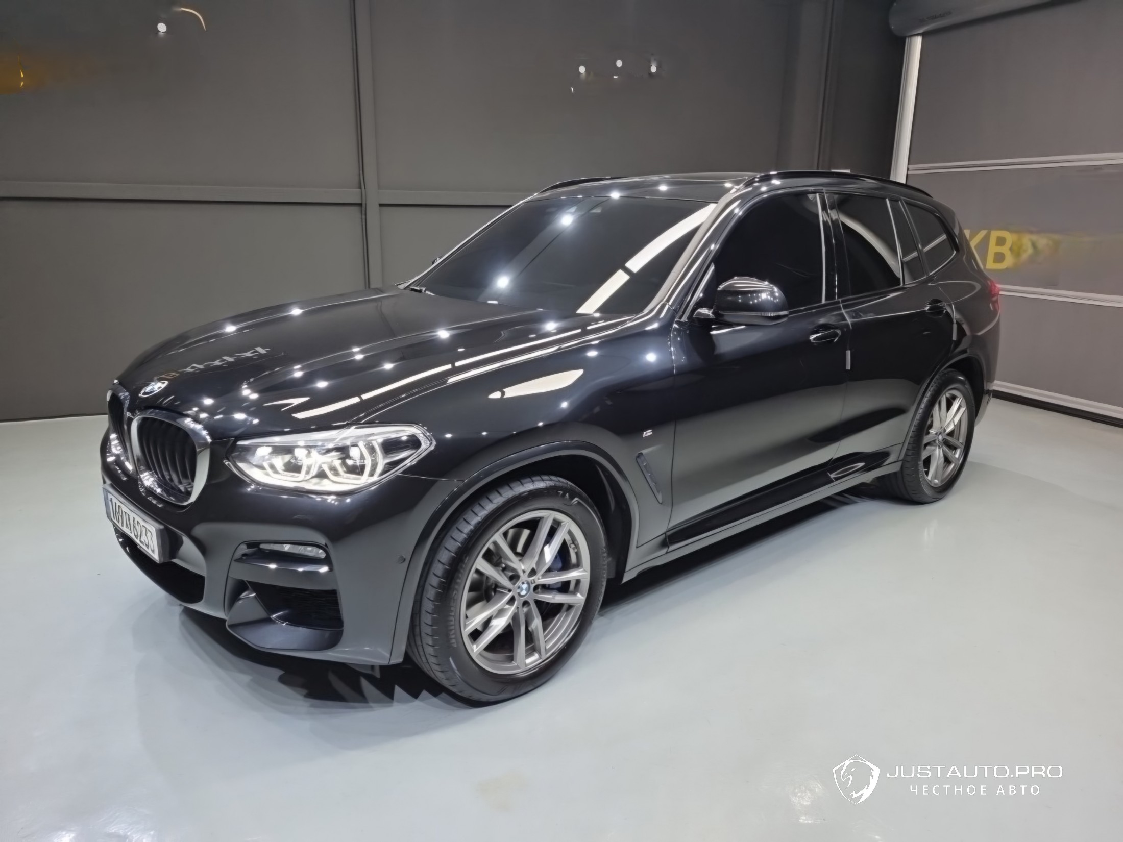 Автомобиль BMW X3