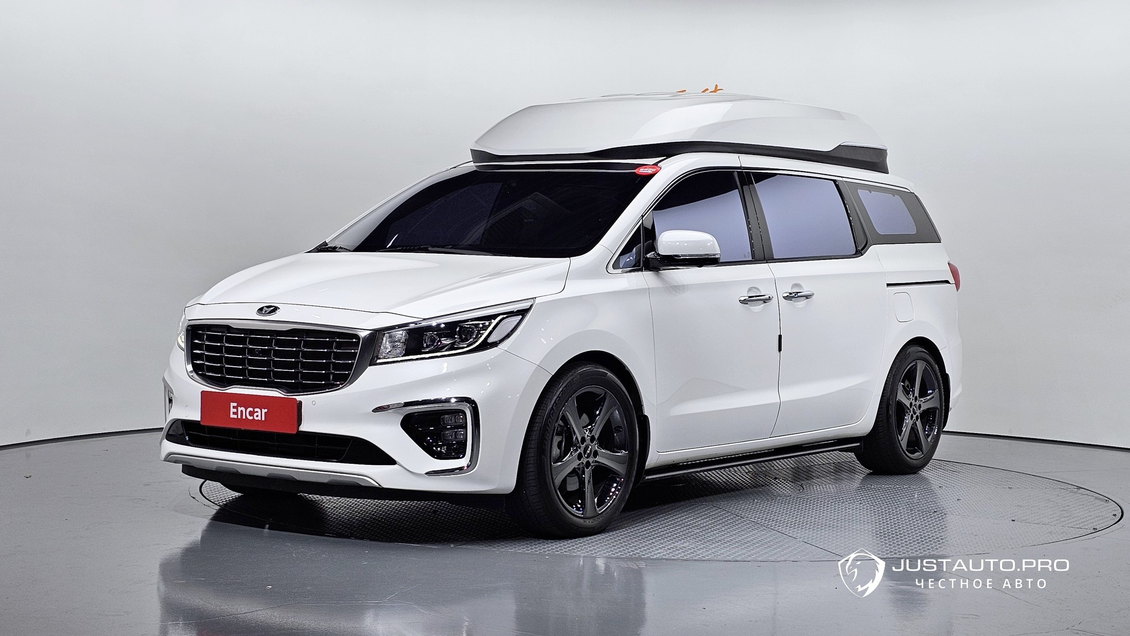 Автомобиль Kia Canival