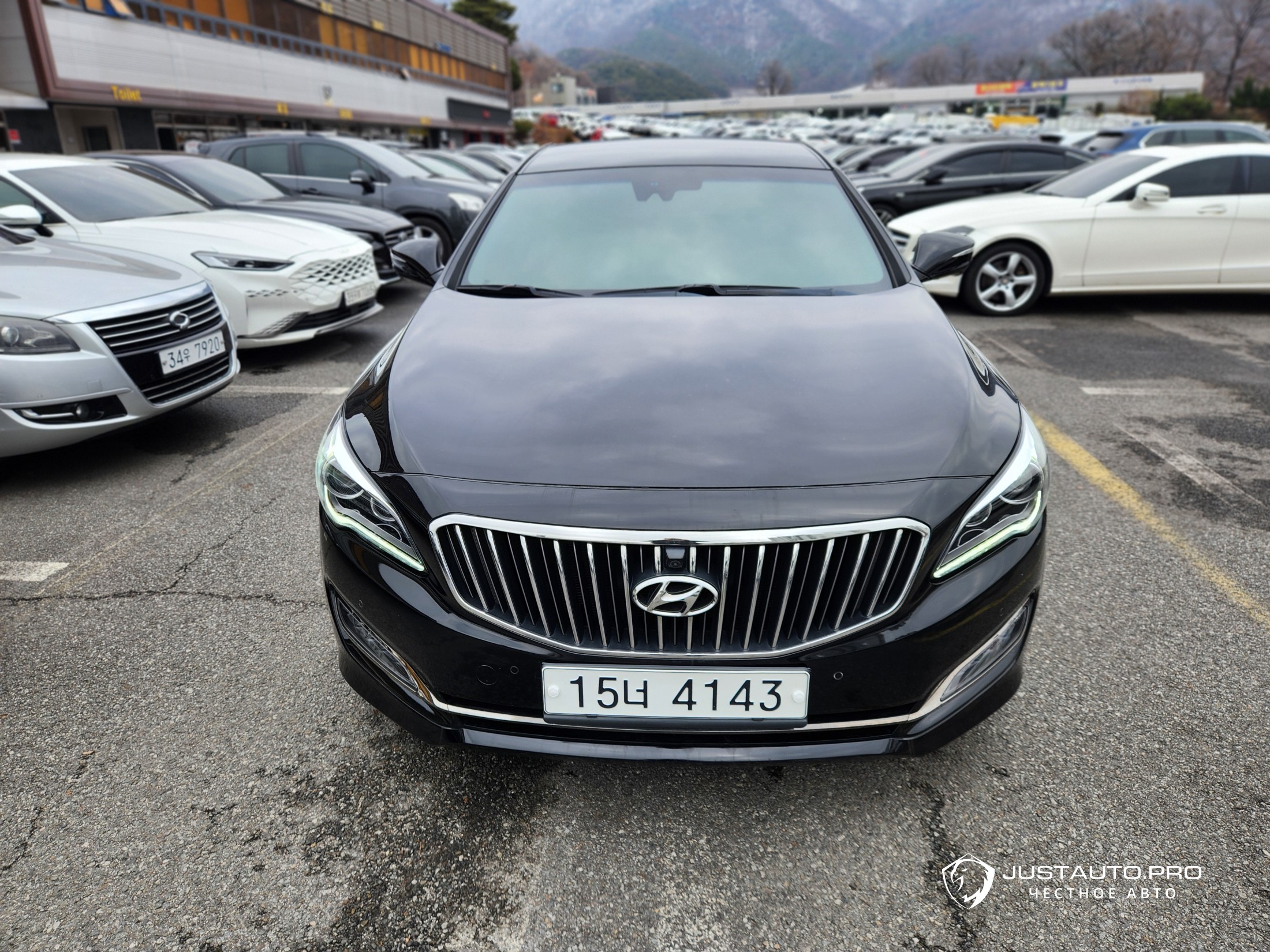 Автомобиль Hyundai Aslan