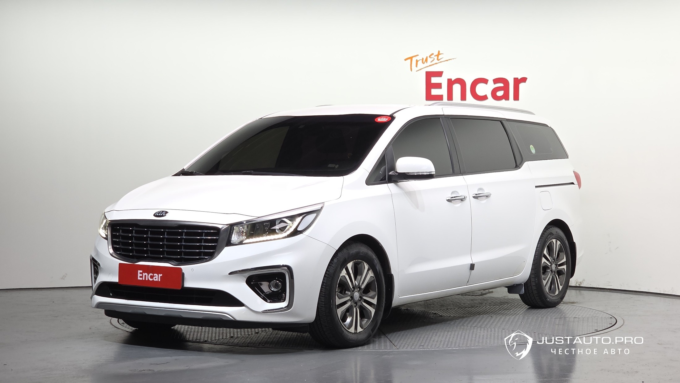 Автомобиль Kia Canival