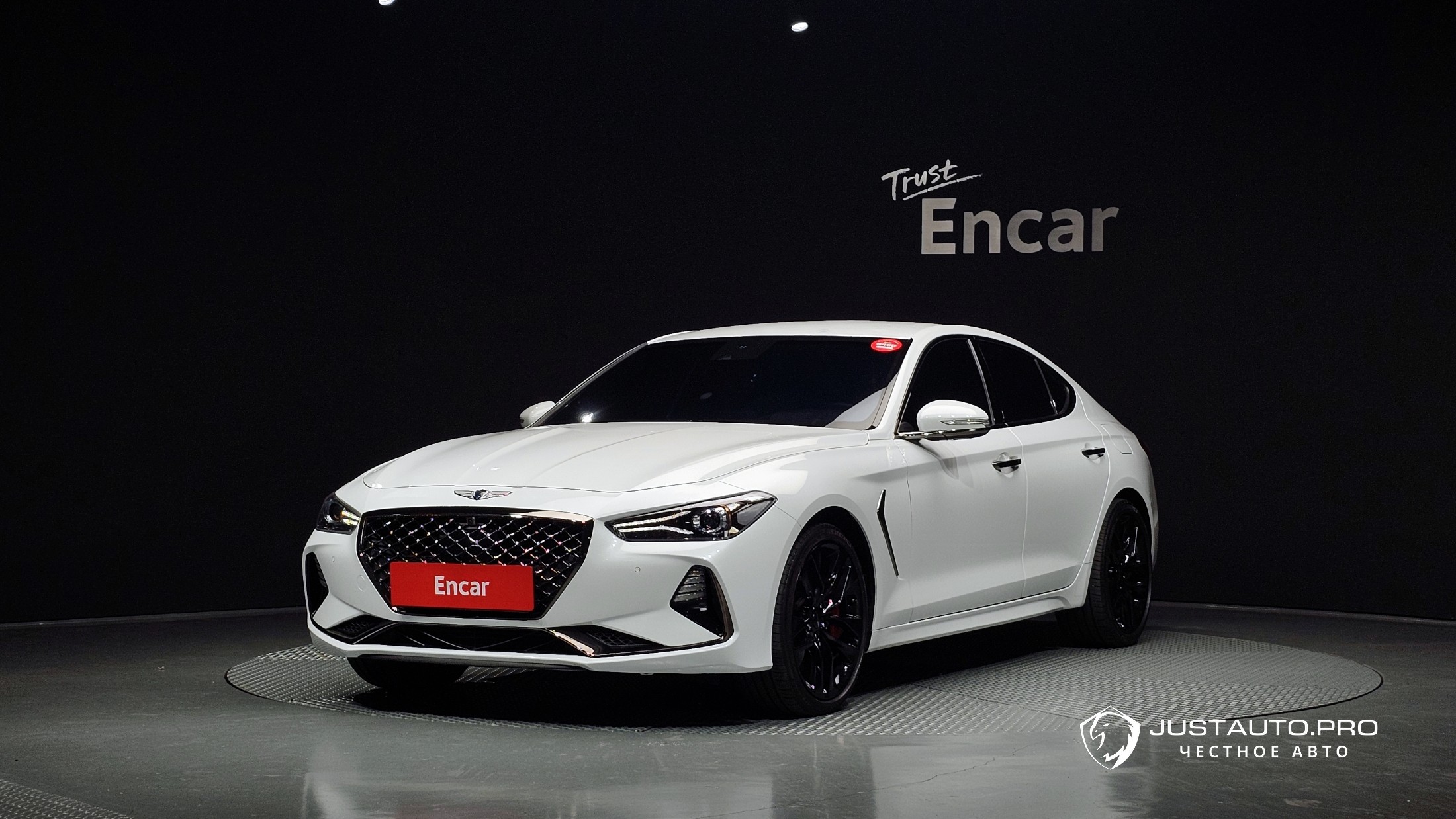 Автомобиль Genesis G70
