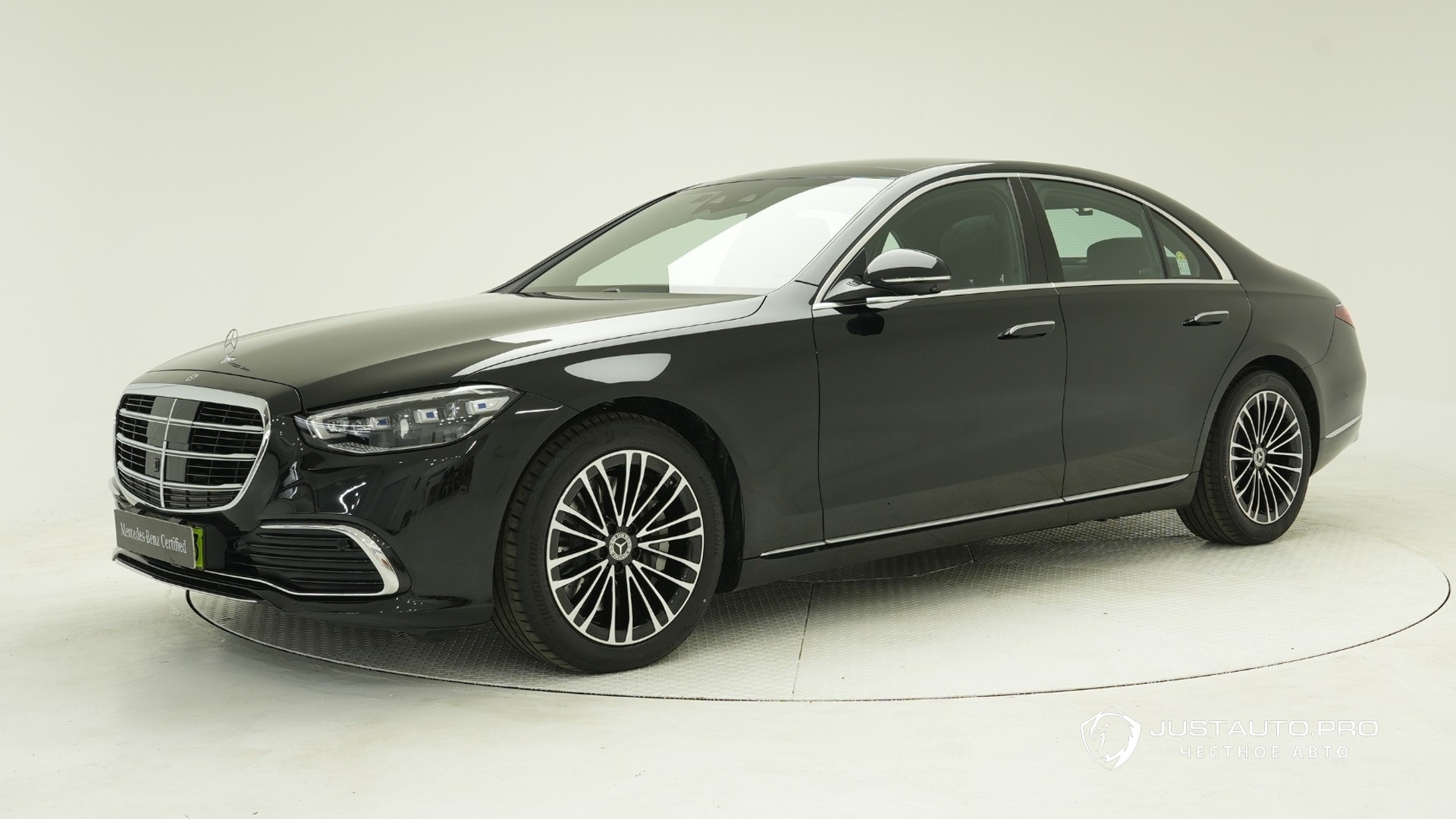 Автомобиль Mercedes-Benz S-Class