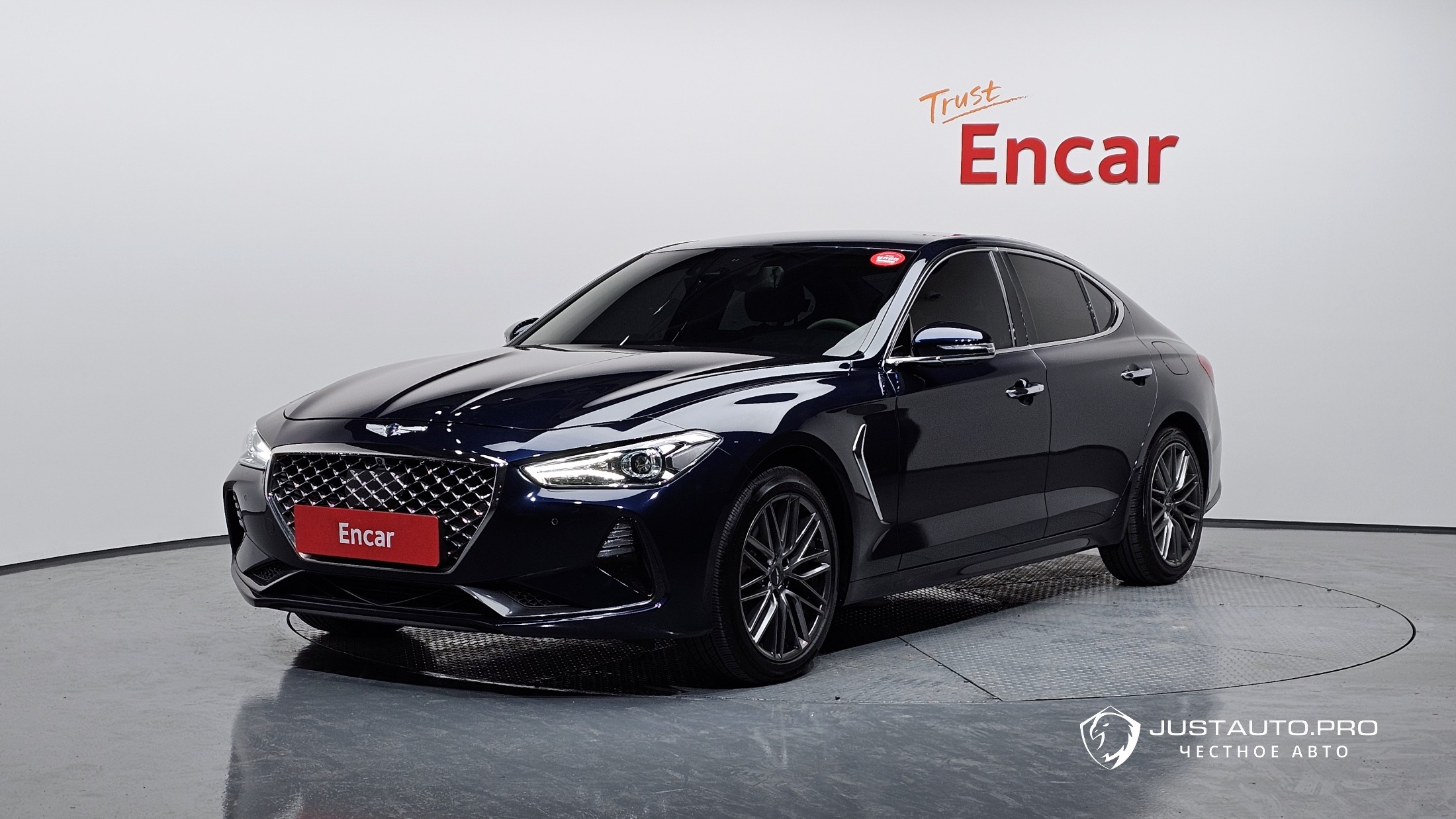 Автомобиль Genesis G70