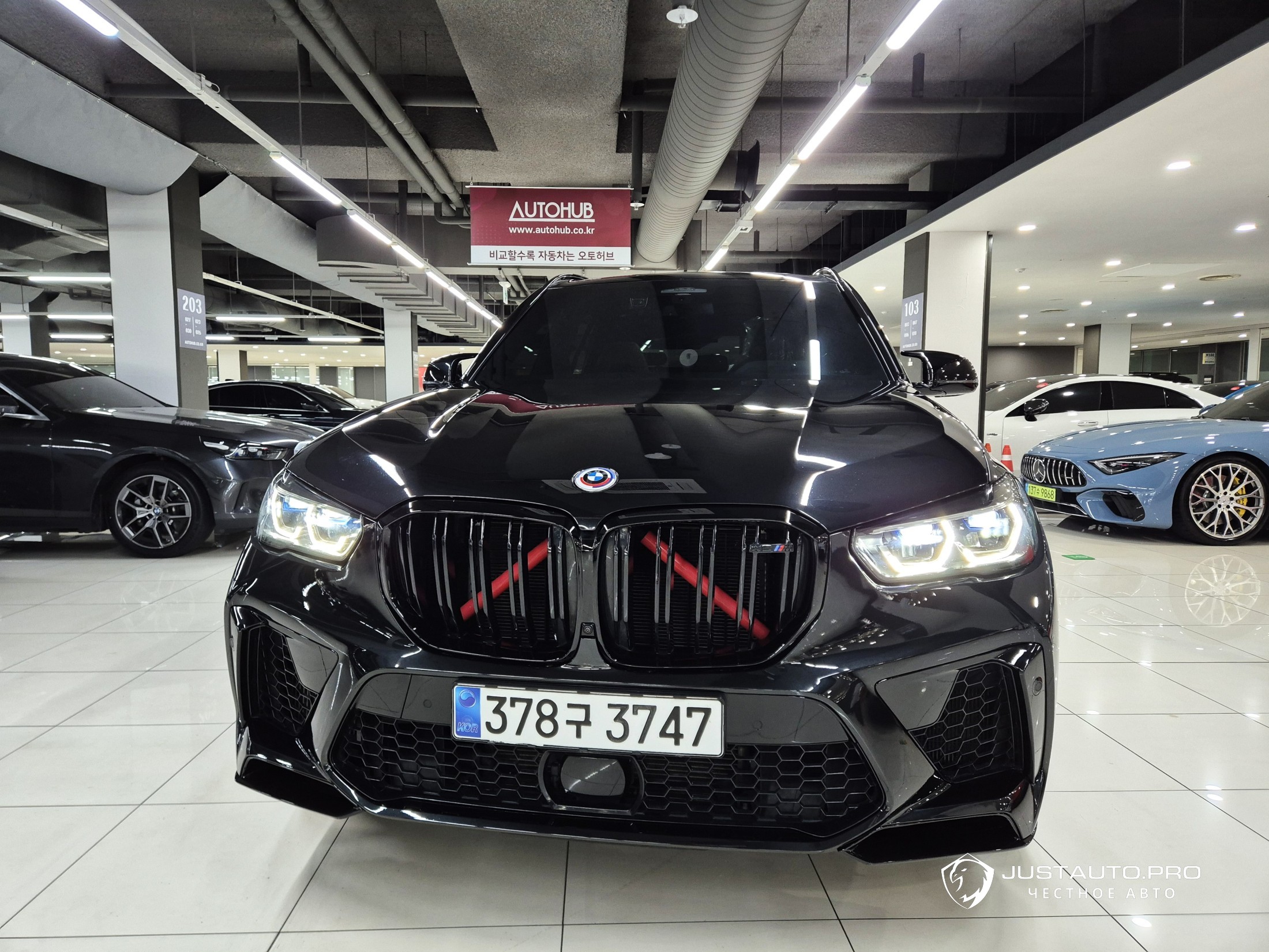 Автомобиль BMW X5M
