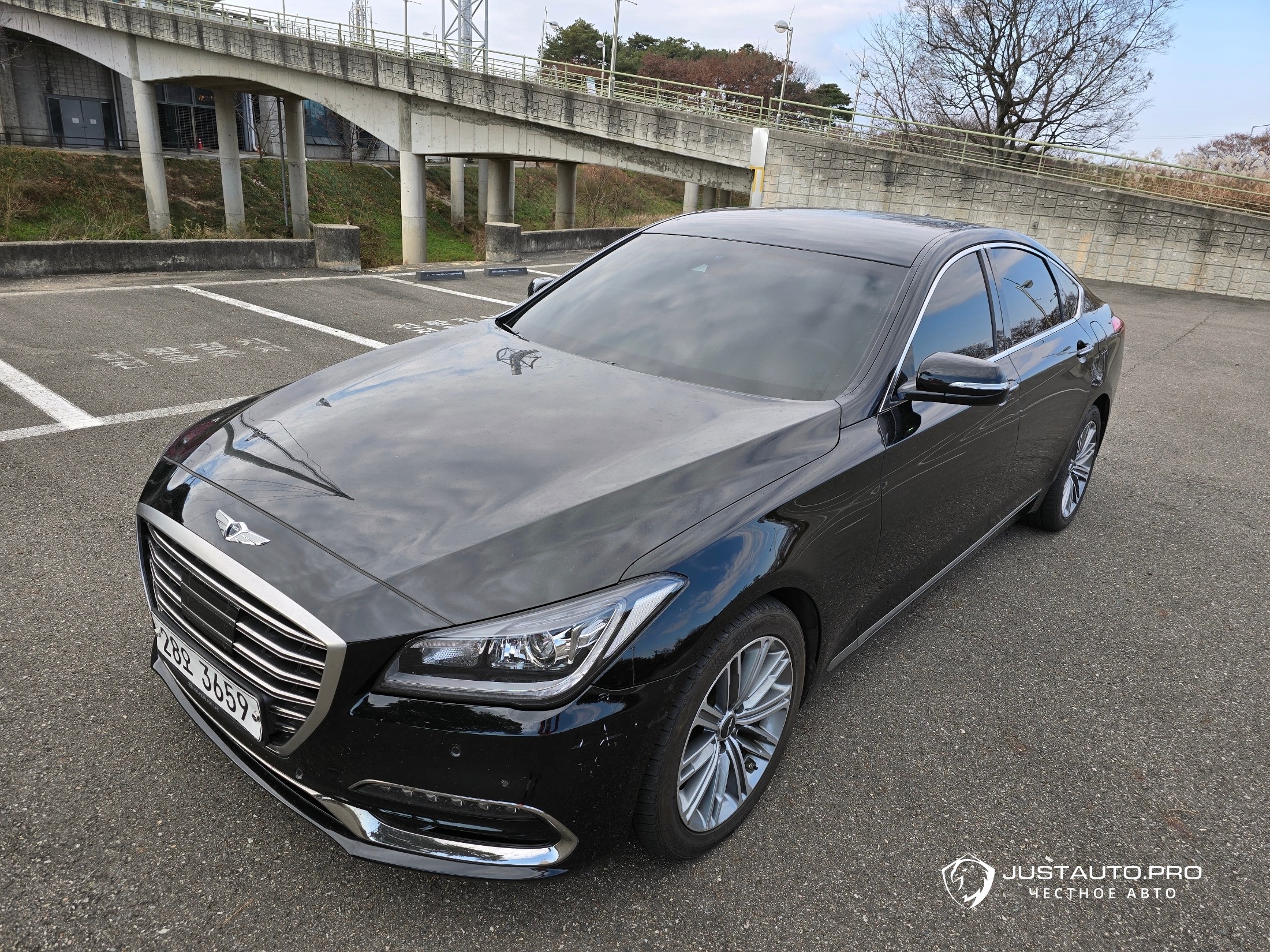 Автомобиль Genesis G80