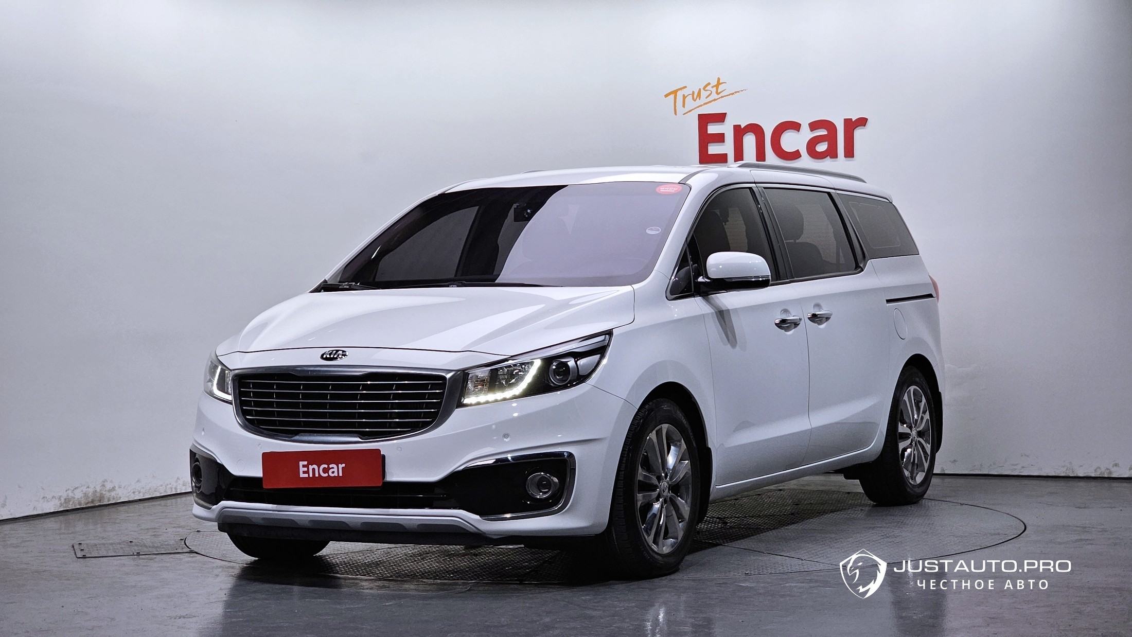 Автомобиль Kia Canival