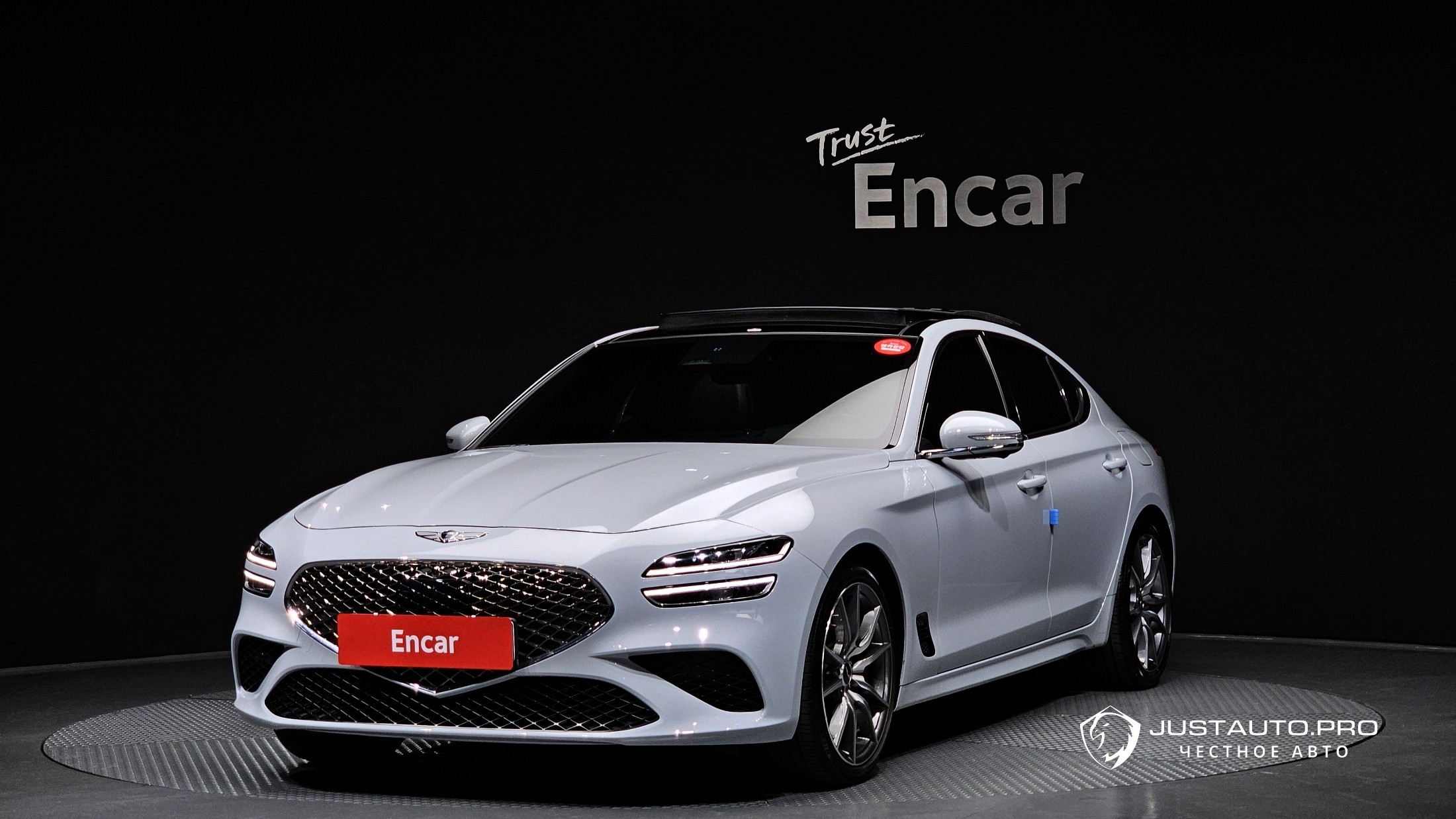 Автомобиль Genesis G70