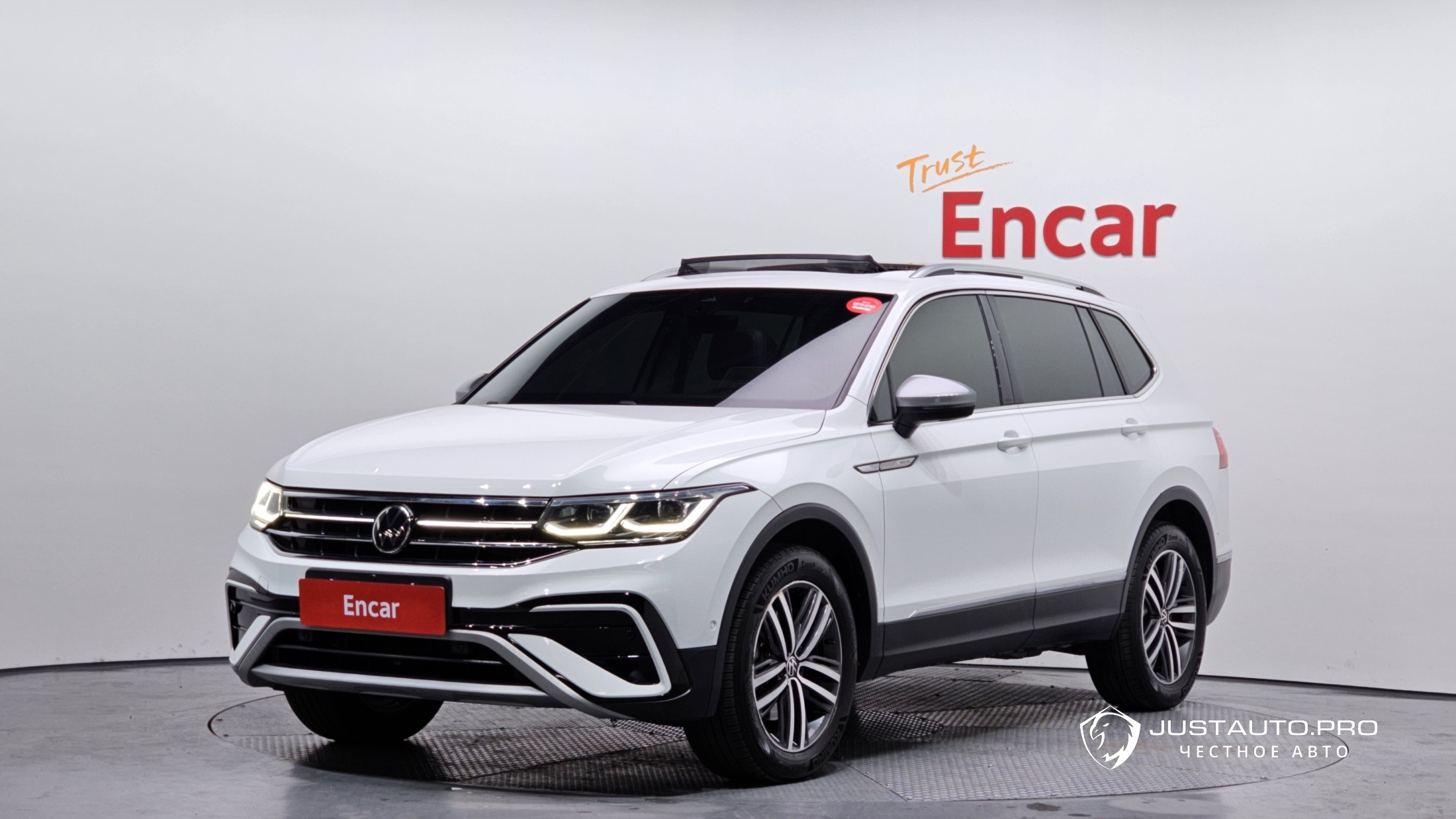 Автомобиль Volkswagen Tiguan