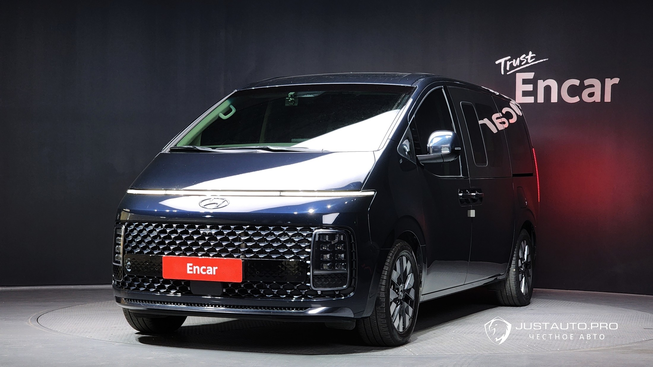 Автомобиль Hyundai Staria